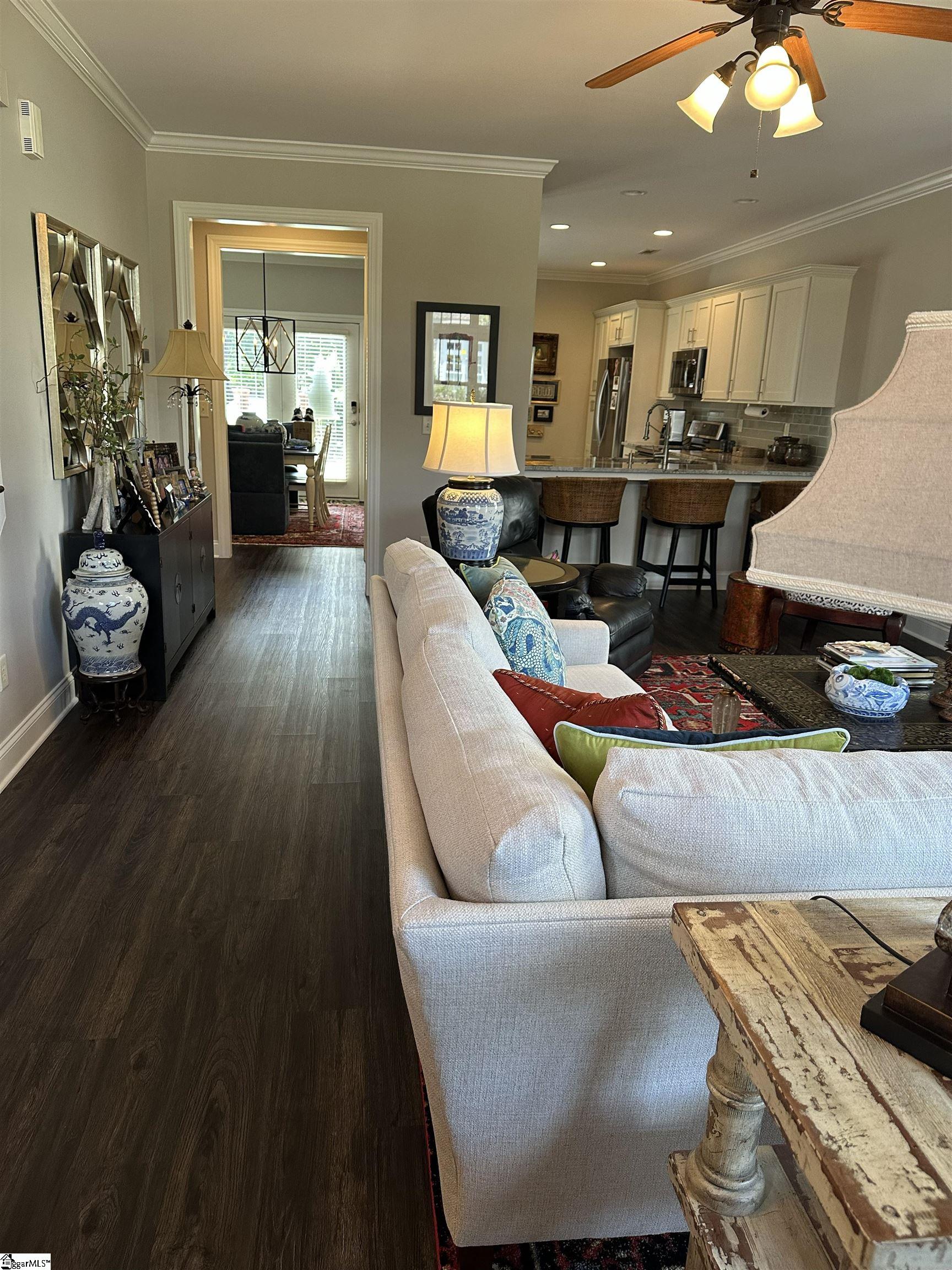 323 Arlington Avenue Property Photo 4