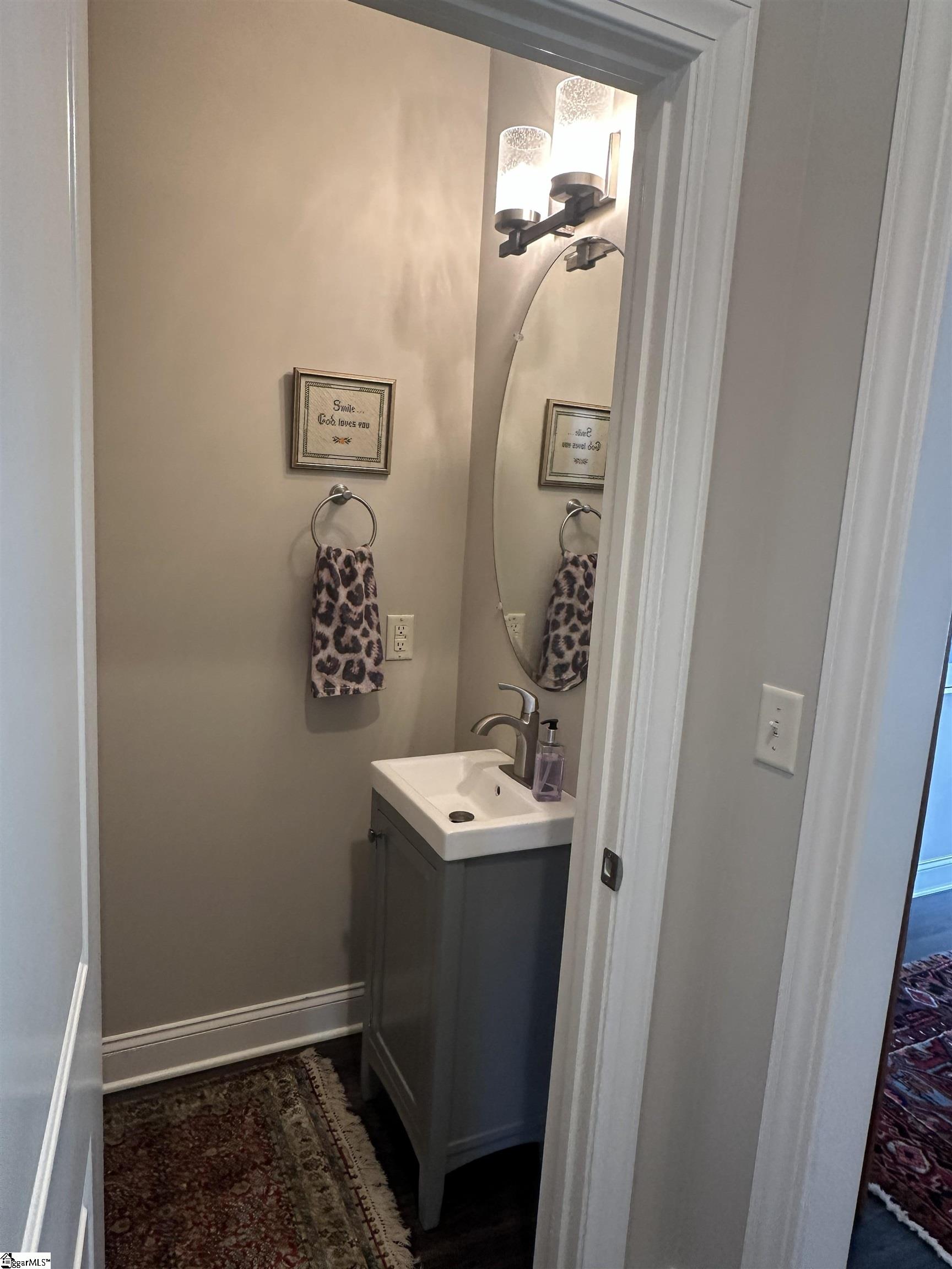 323 Arlington Avenue Property Photo 8