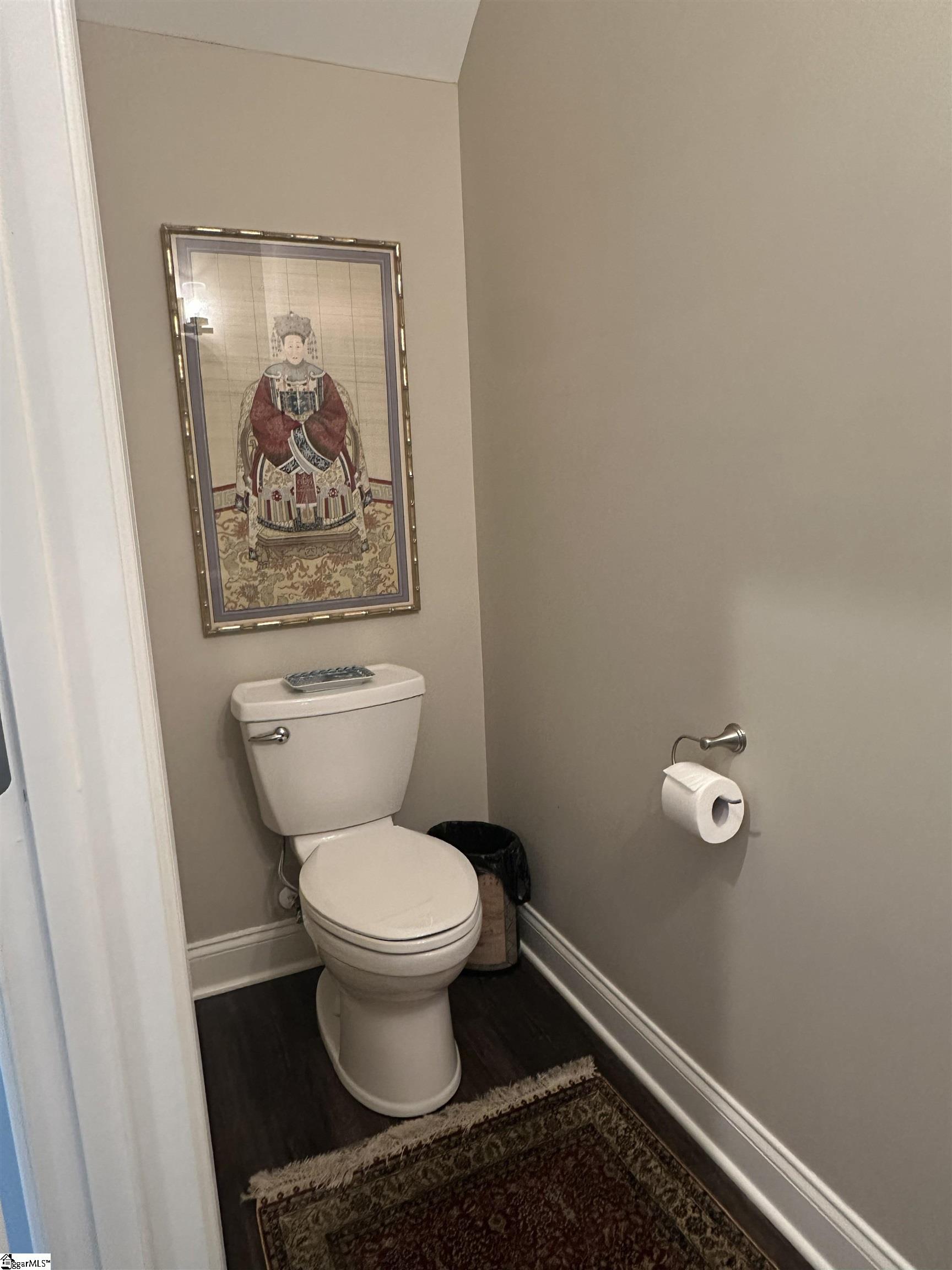 323 Arlington Avenue Property Photo 9