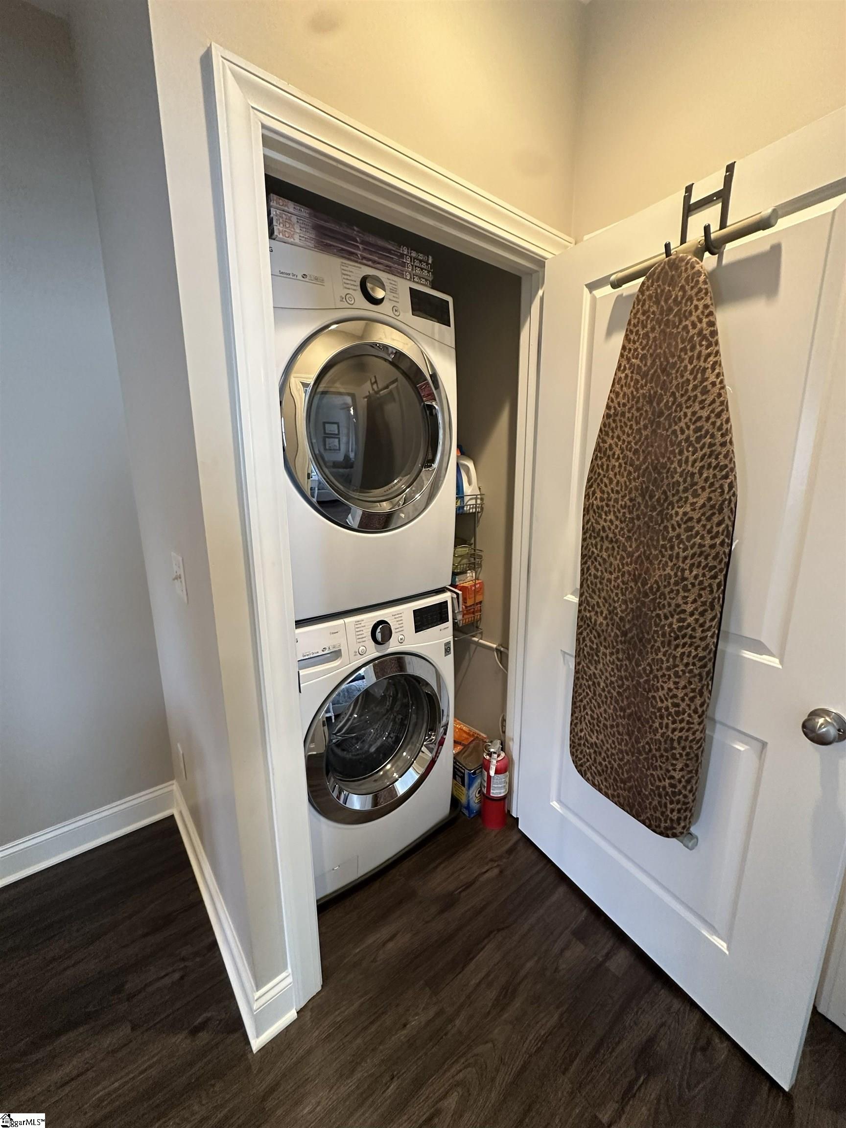 323 Arlington Avenue Property Photo 13