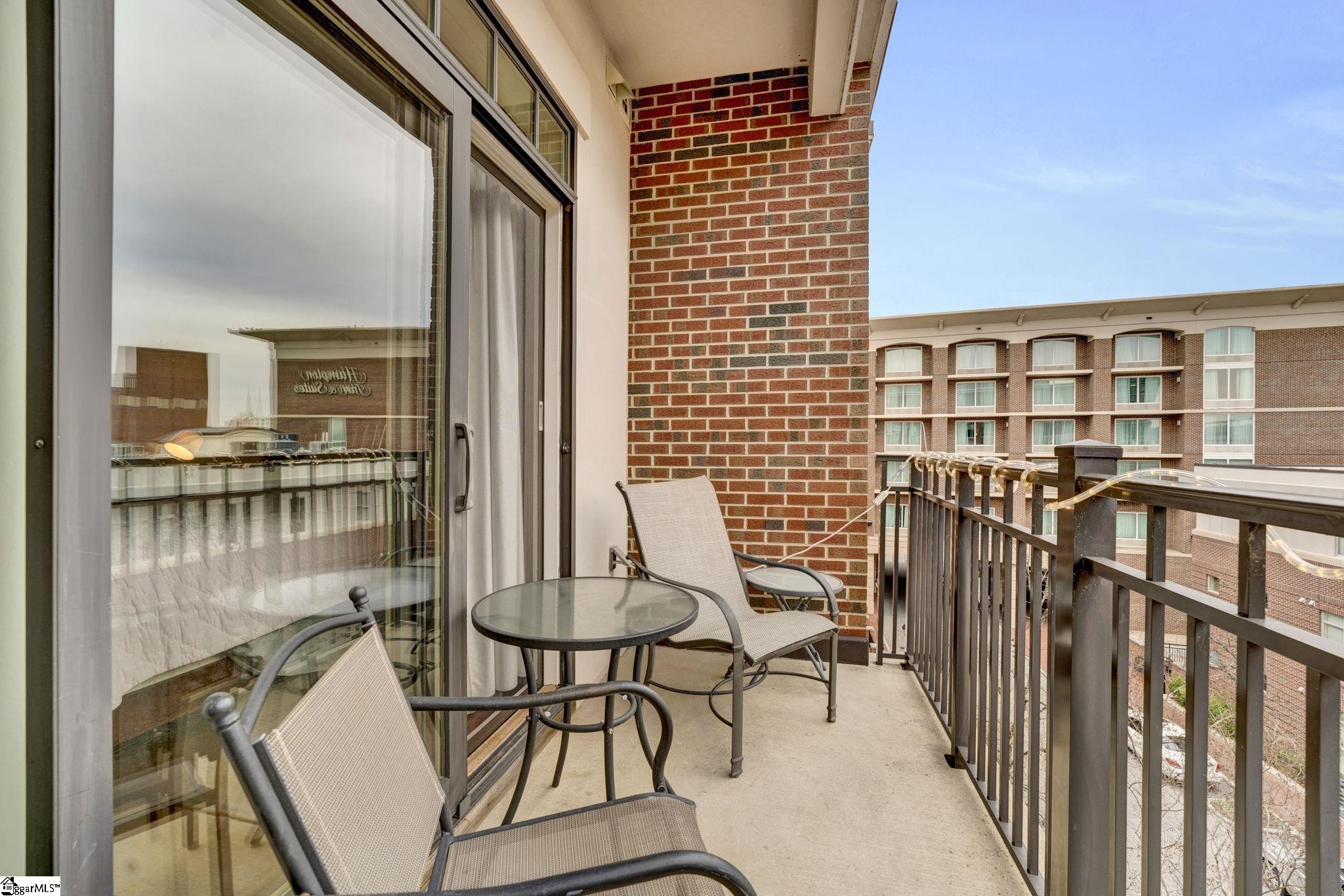 155 Riverplace Property Photo 14