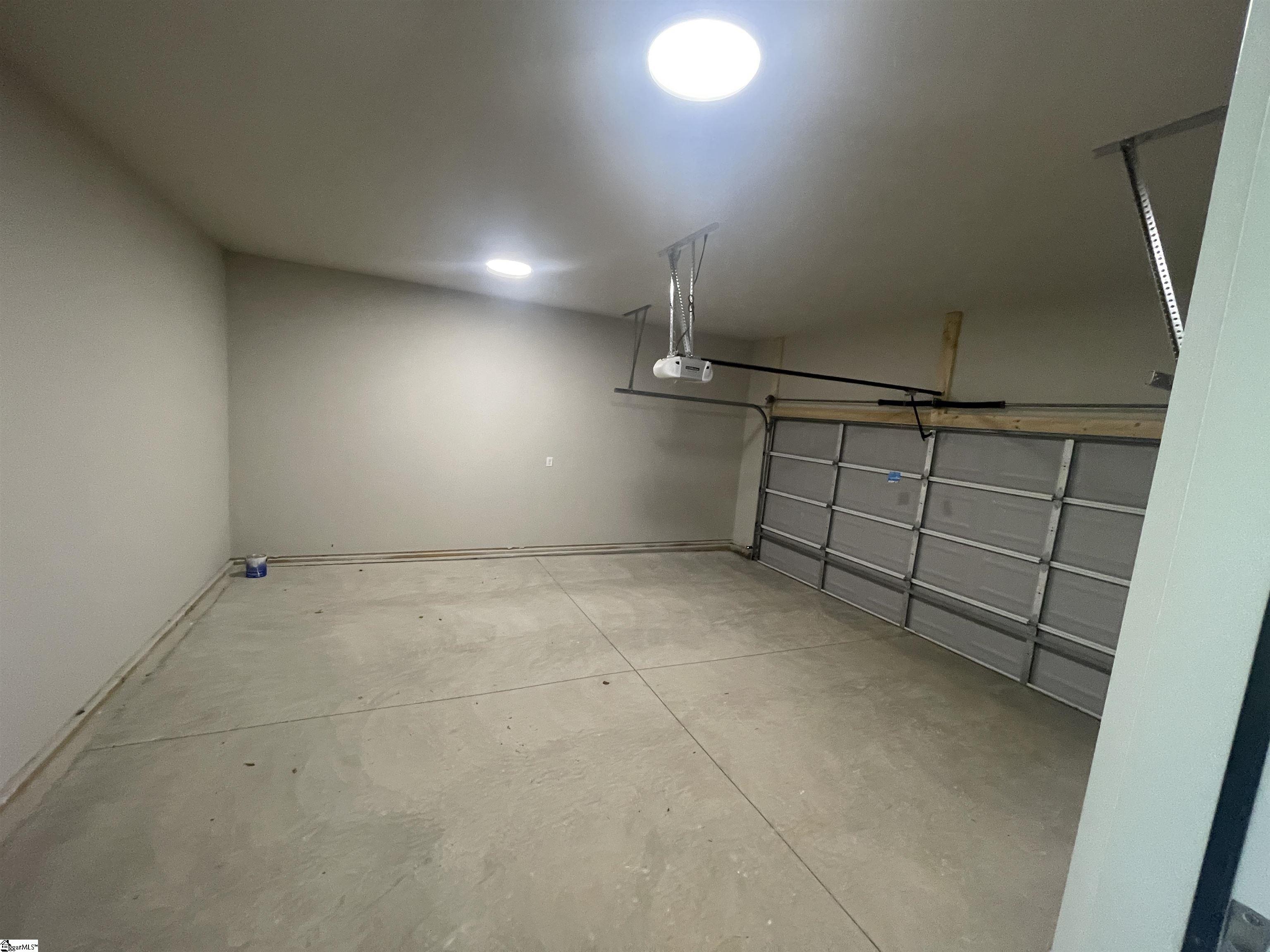 709 Rockcliff Street Property Photo 3