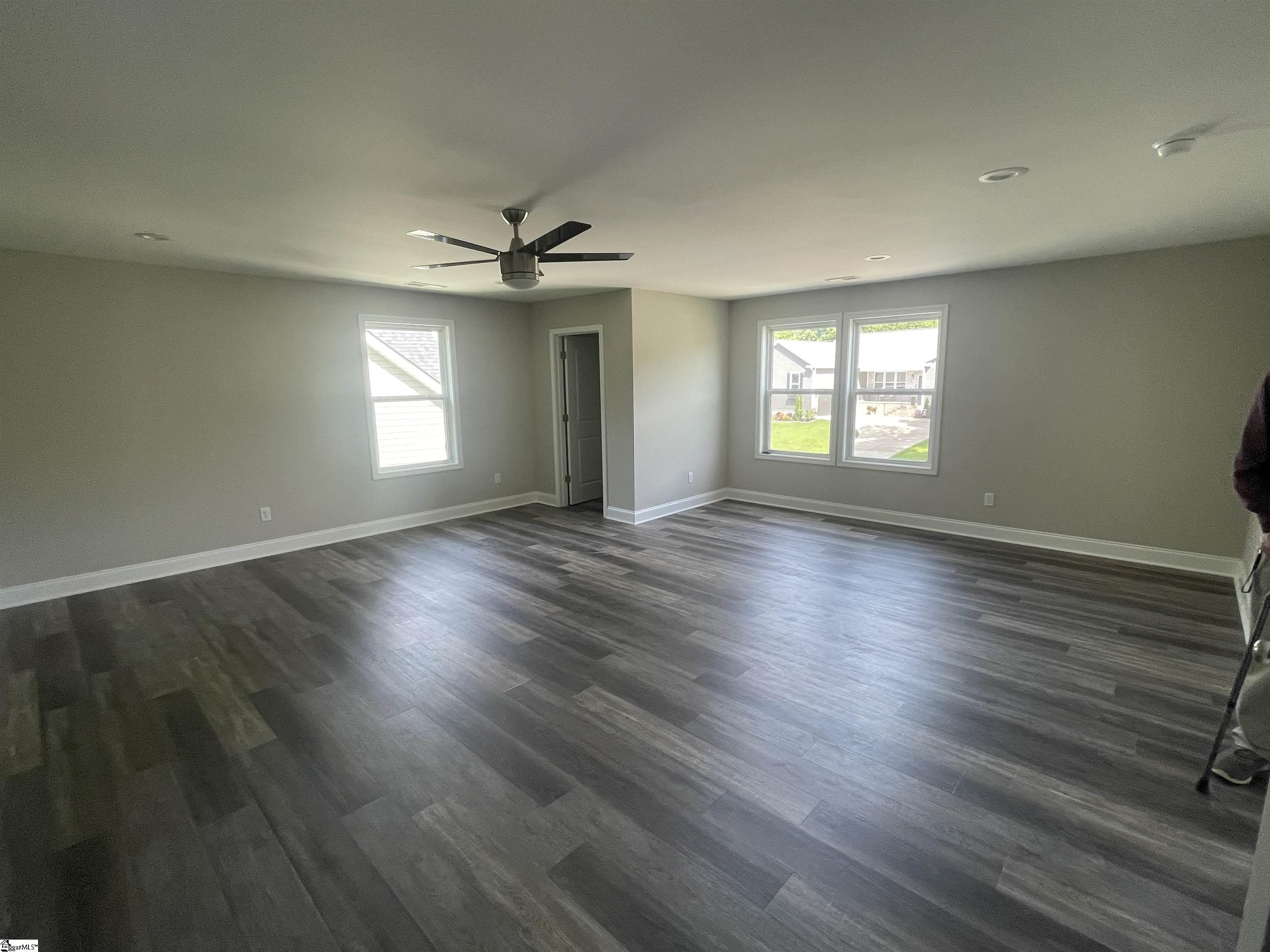709 Rockcliff Street Property Photo 11