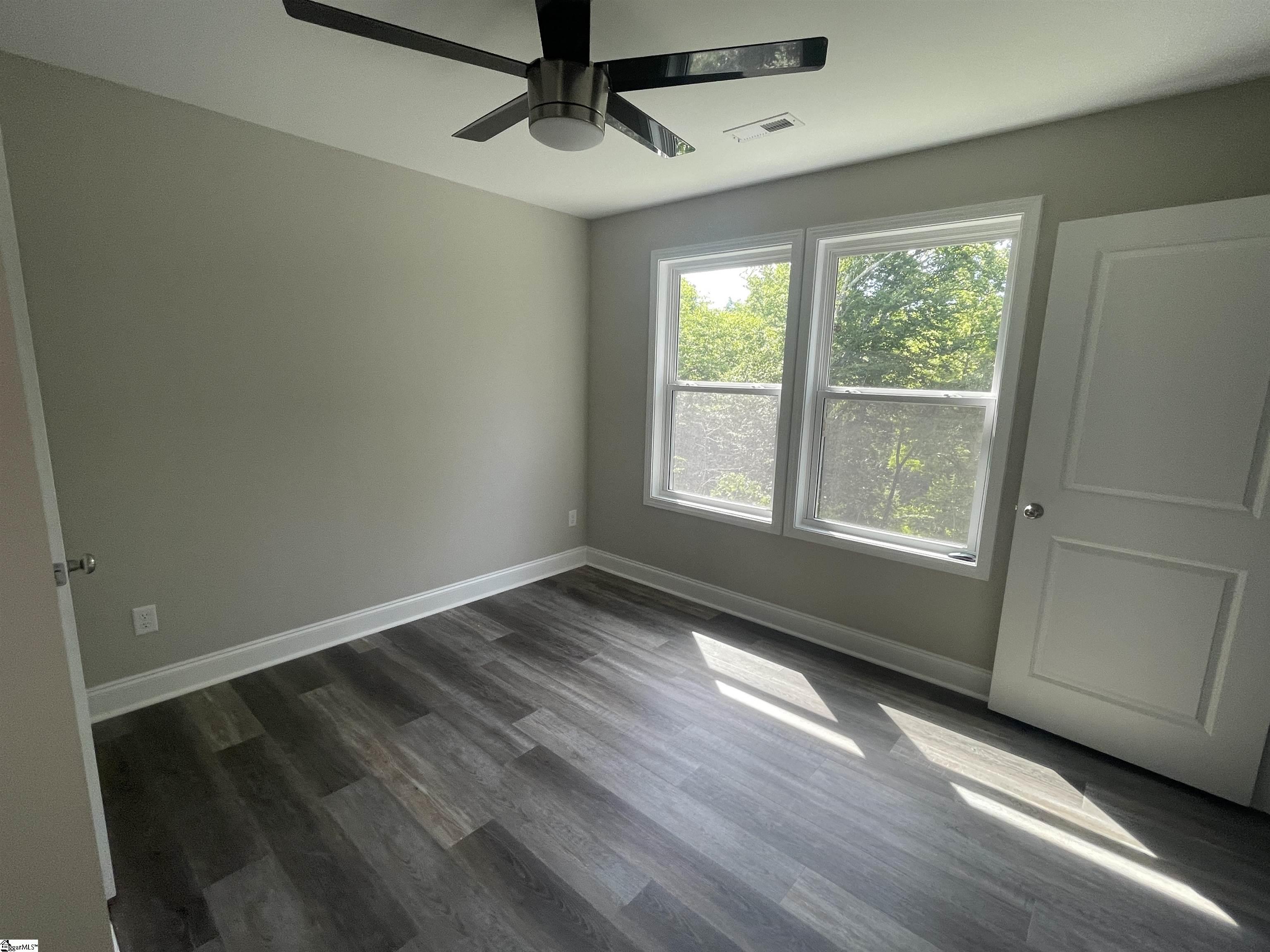 709 Rockcliff Street Property Photo 14