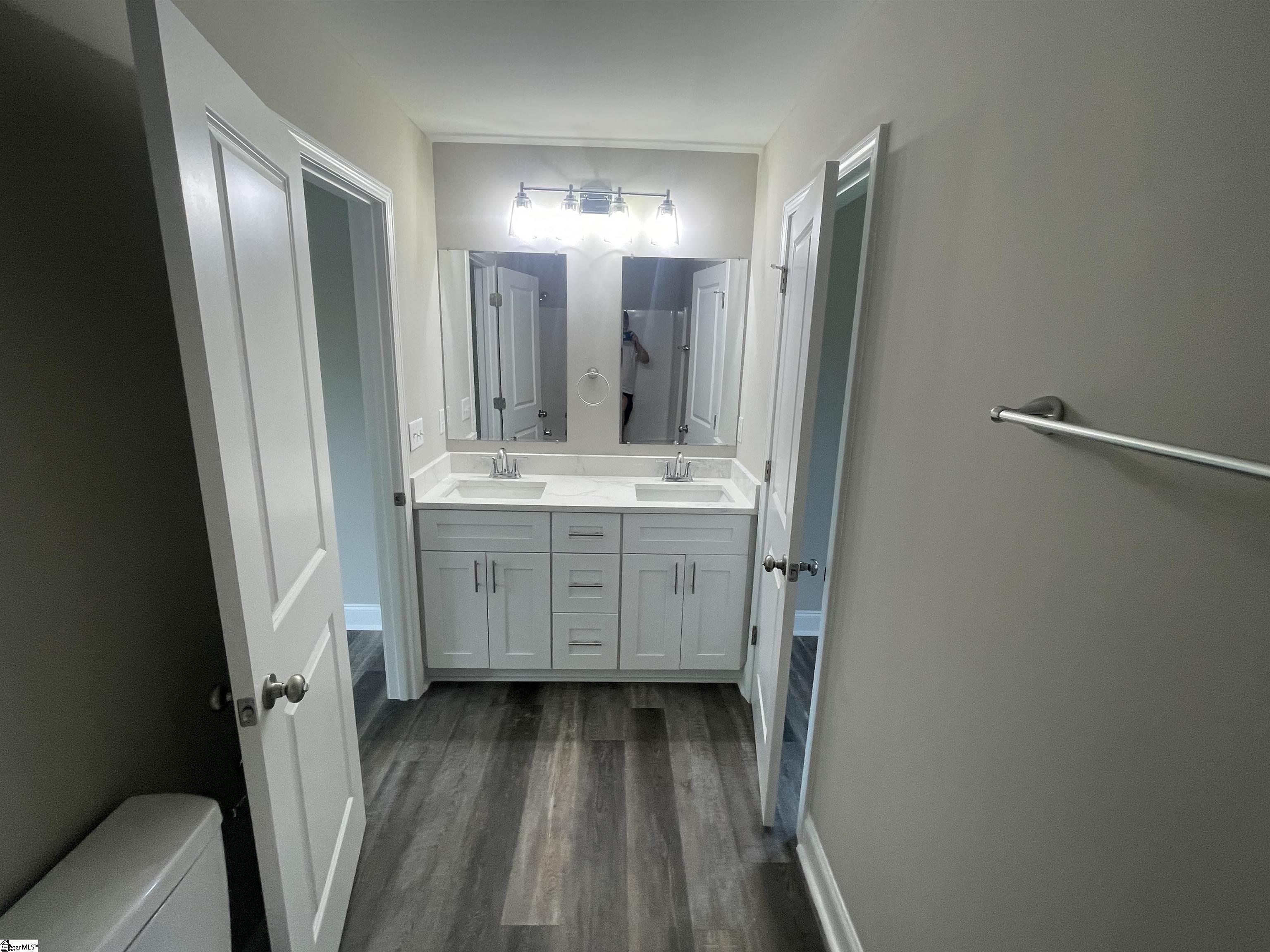 709 Rockcliff Street Property Photo 15