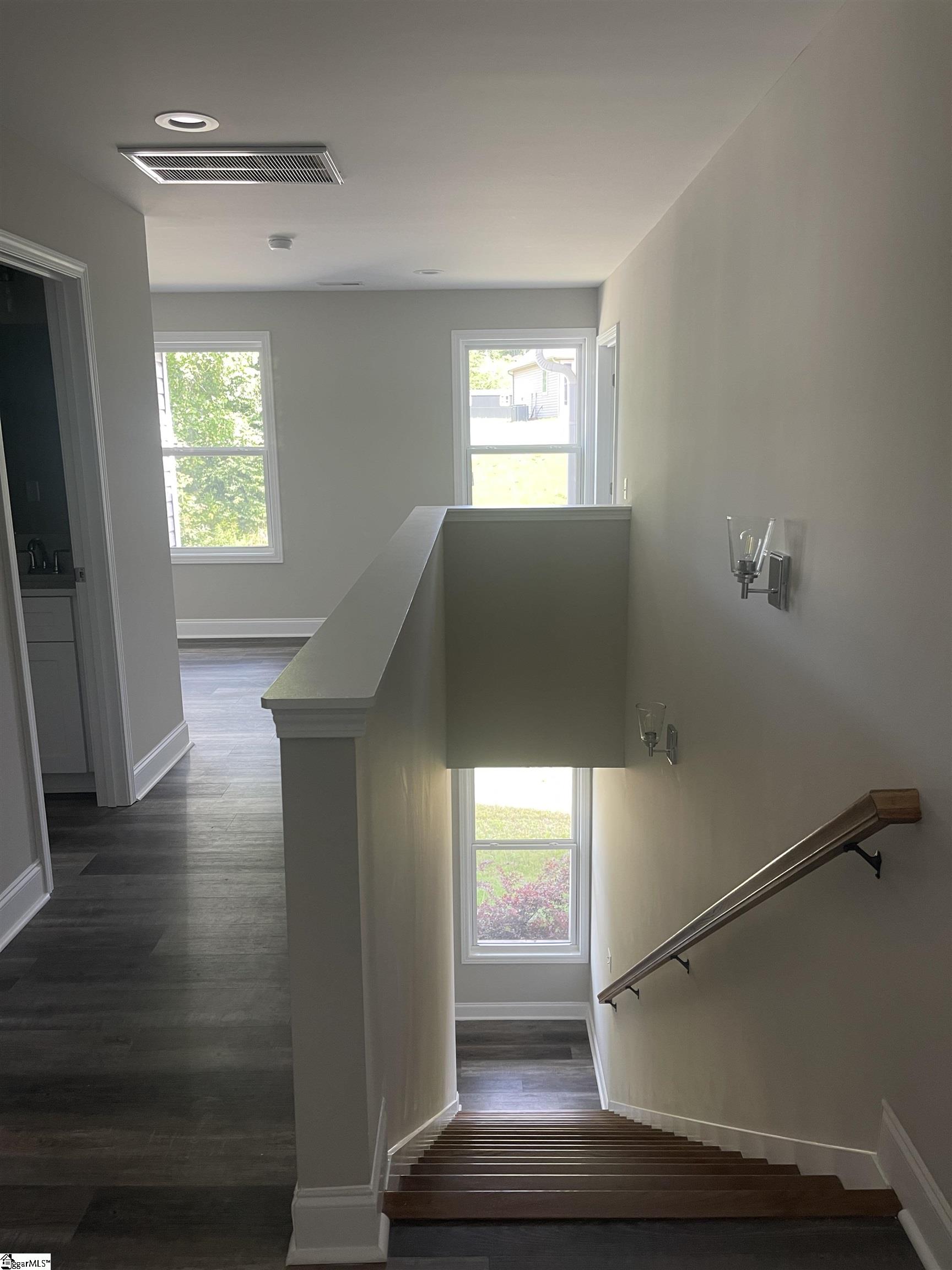 709 Rockcliff Street Property Photo 17