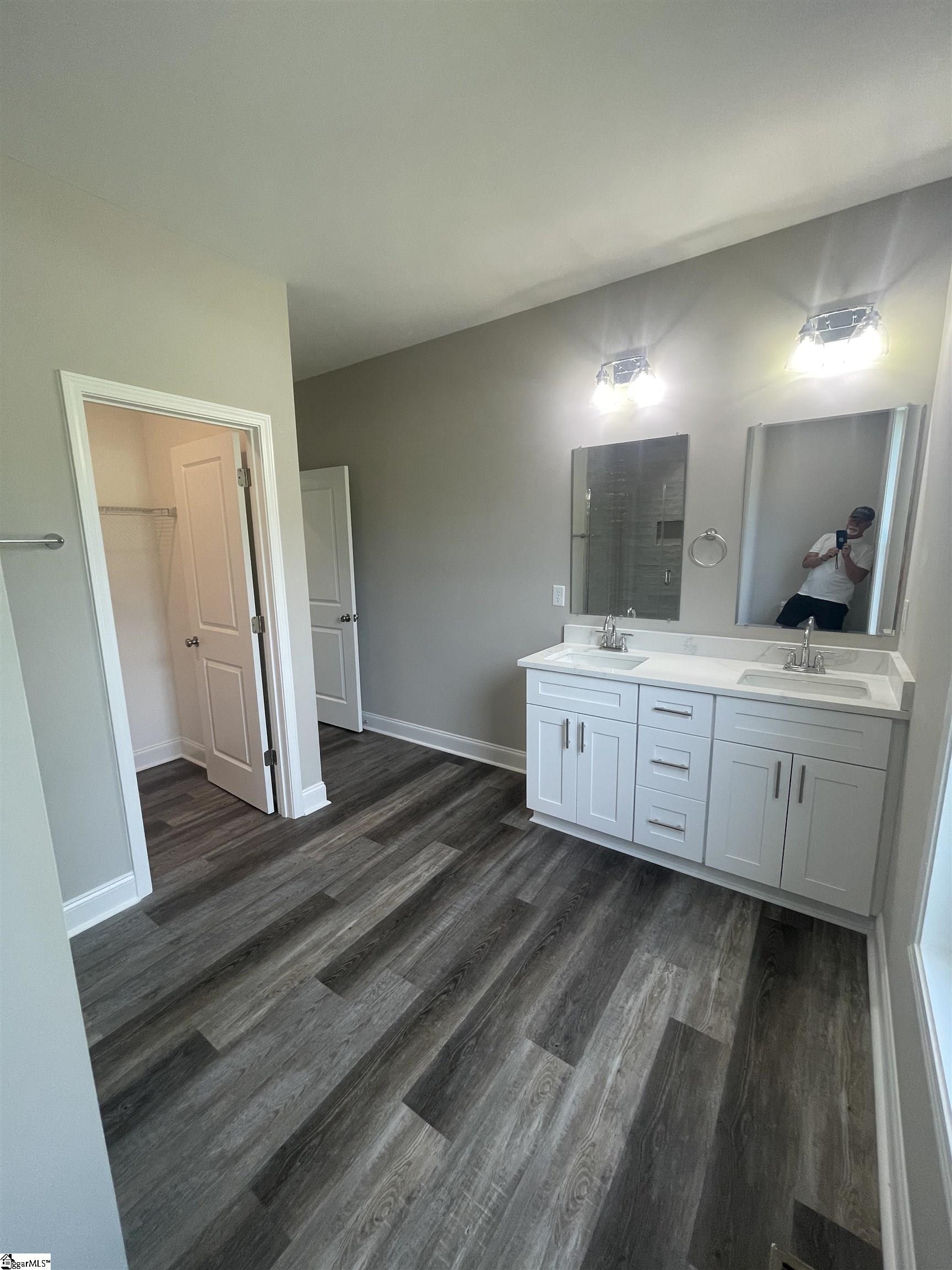 709 Rockcliff Street Property Photo 21