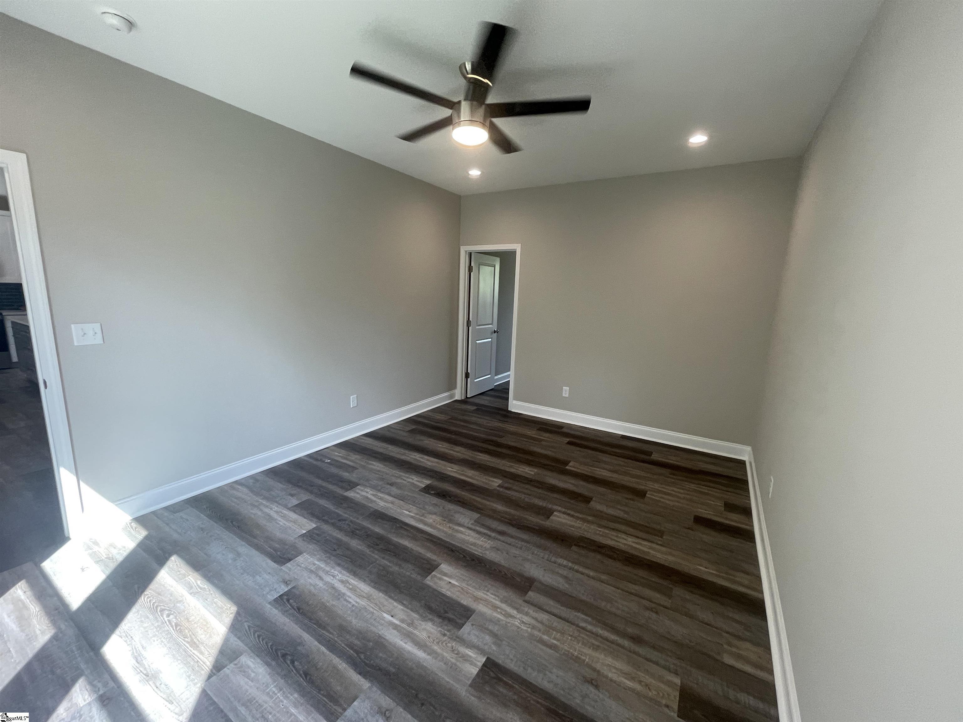 709 Rockcliff Street Property Photo 24