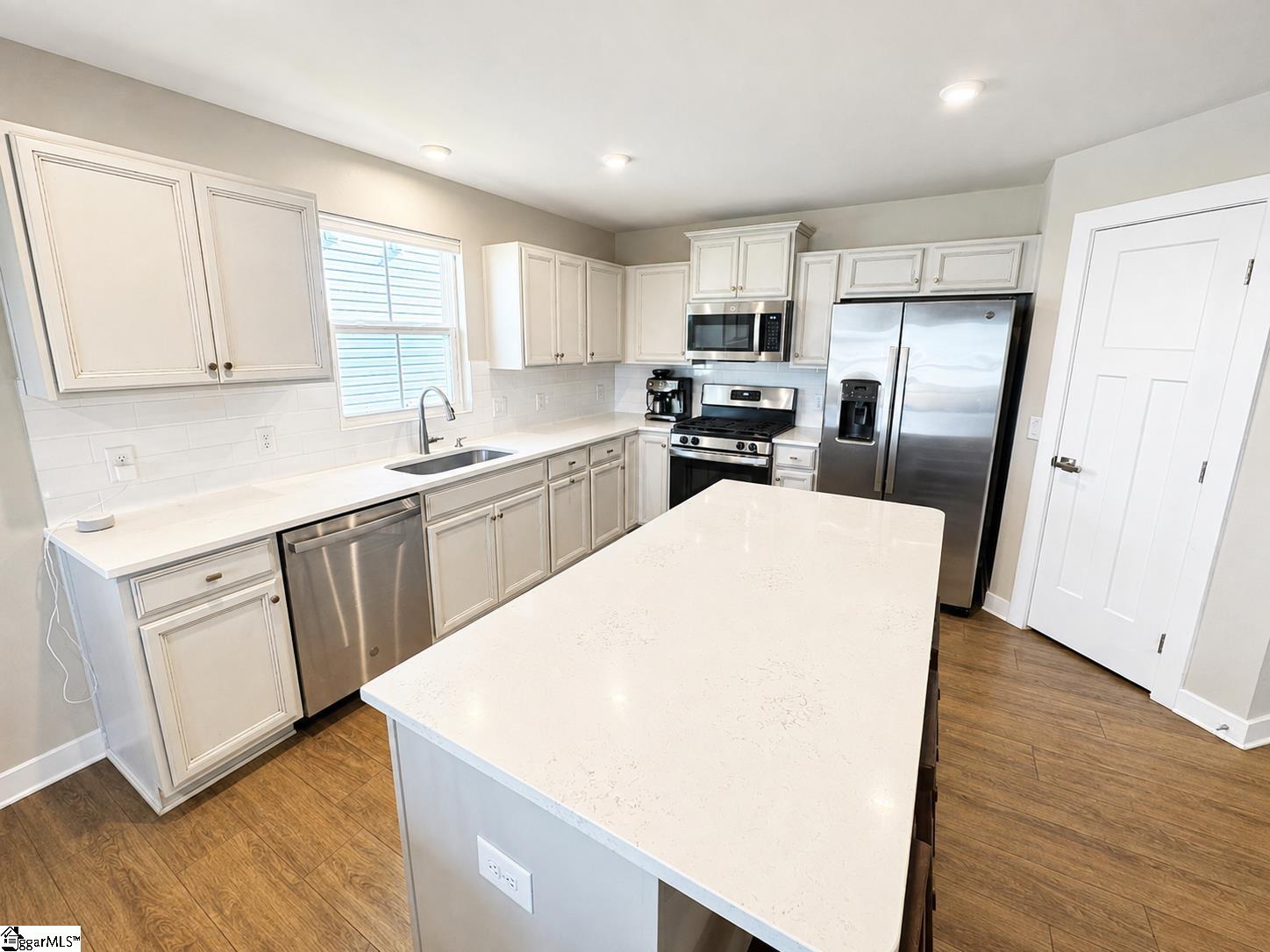 1324 Coffeetree Drive Property Photo 6
