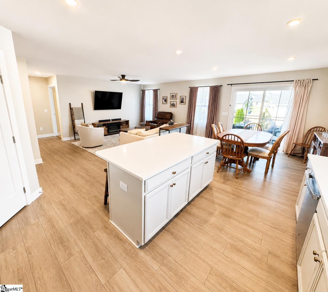 1324 Coffeetree Drive Property Photo 10