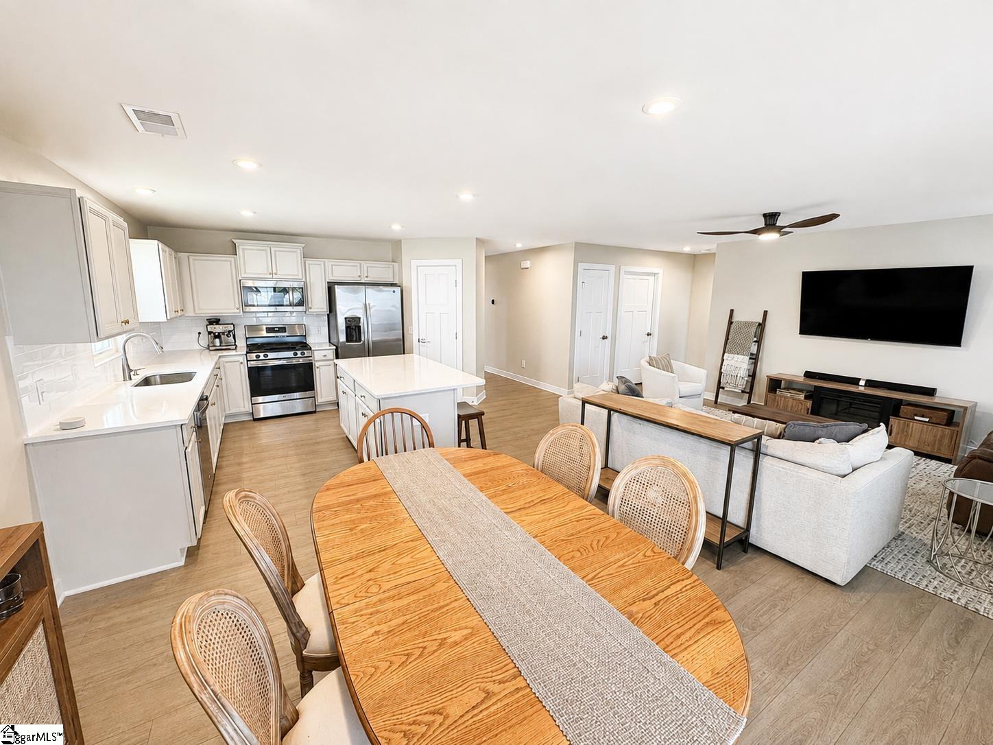 1324 Coffeetree Drive Property Photo 11