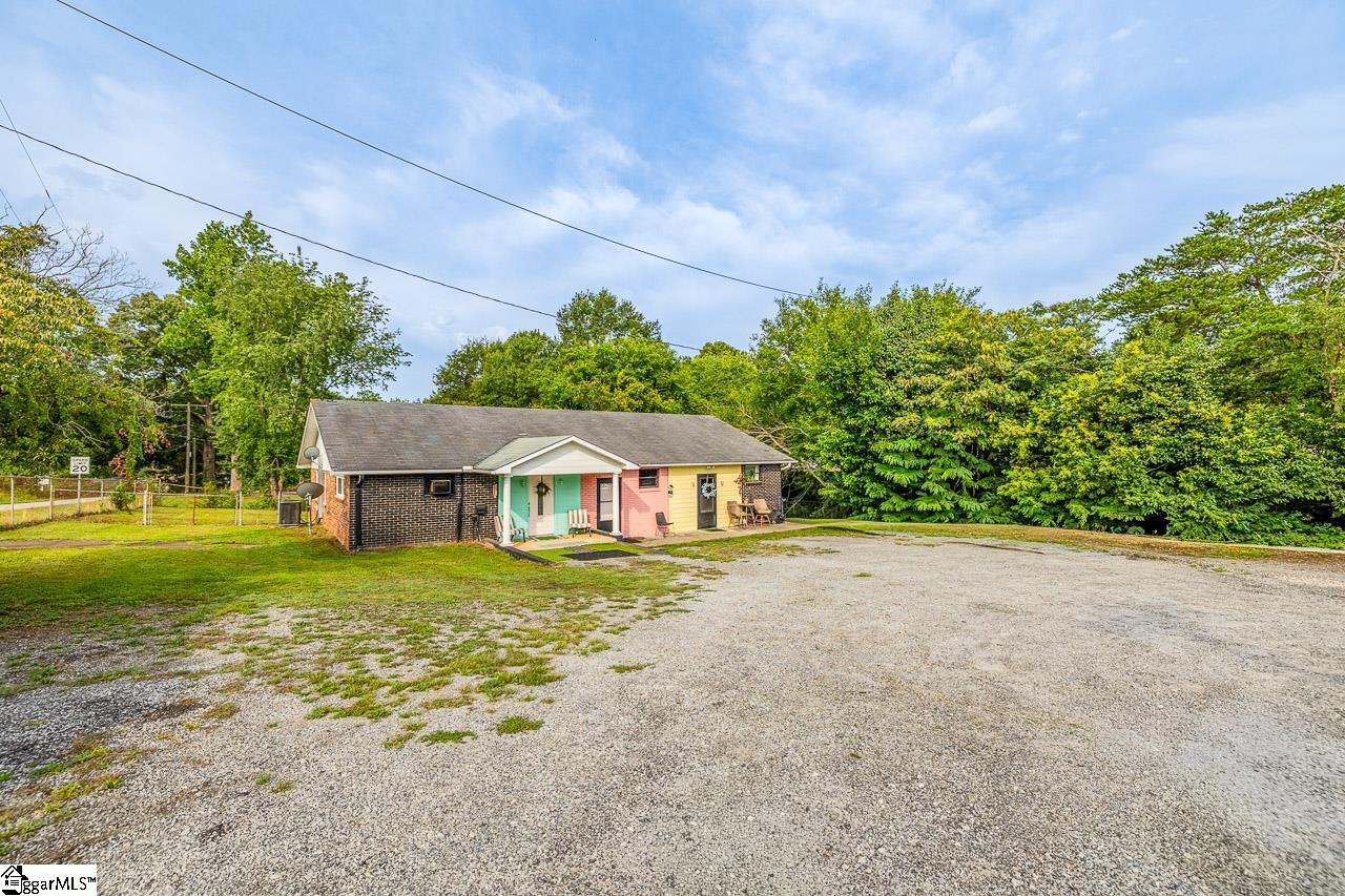 1501 B Boiling Springs Road Property Photo 2