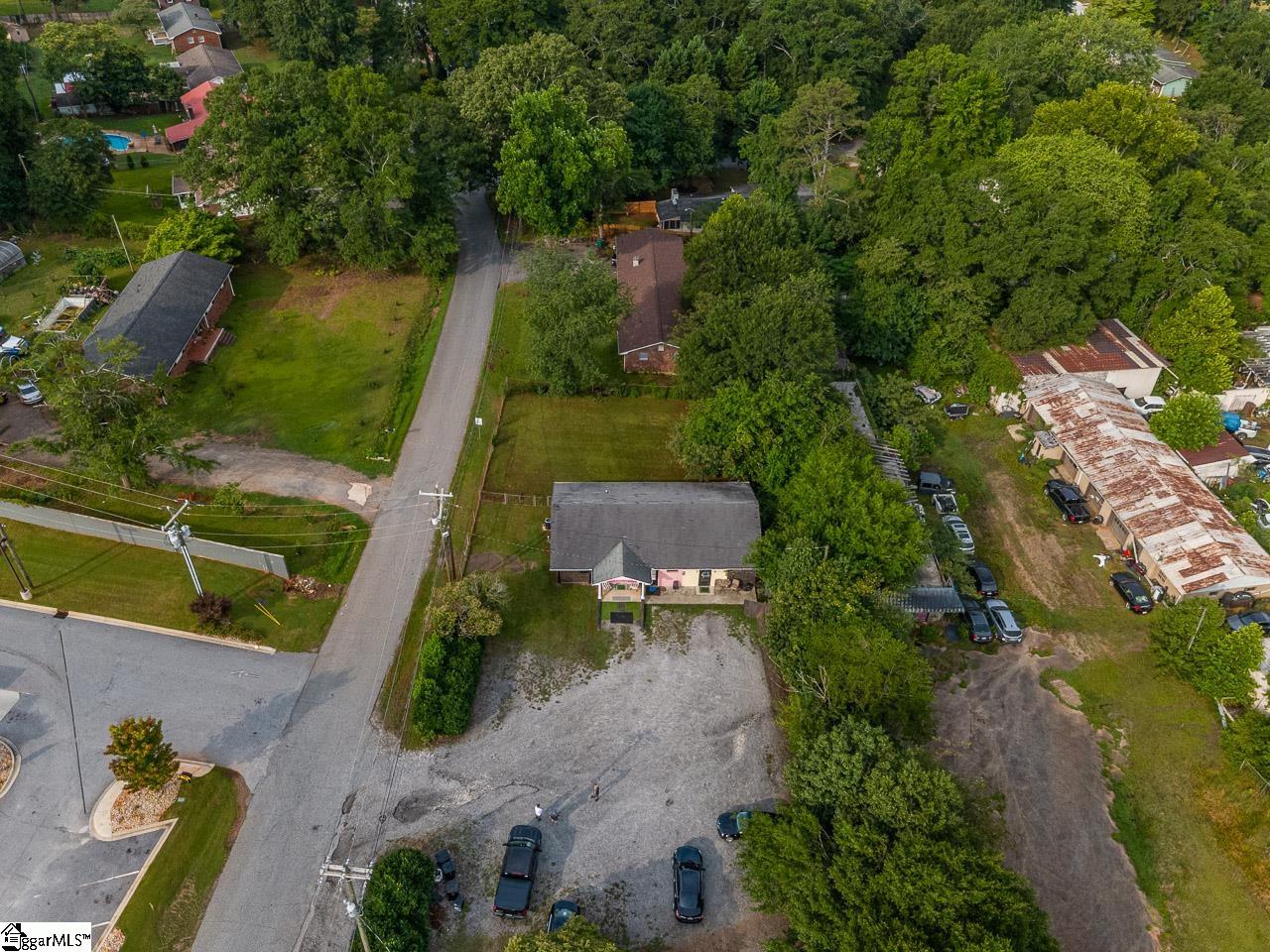 1501 B Boiling Springs Road Property Photo 9