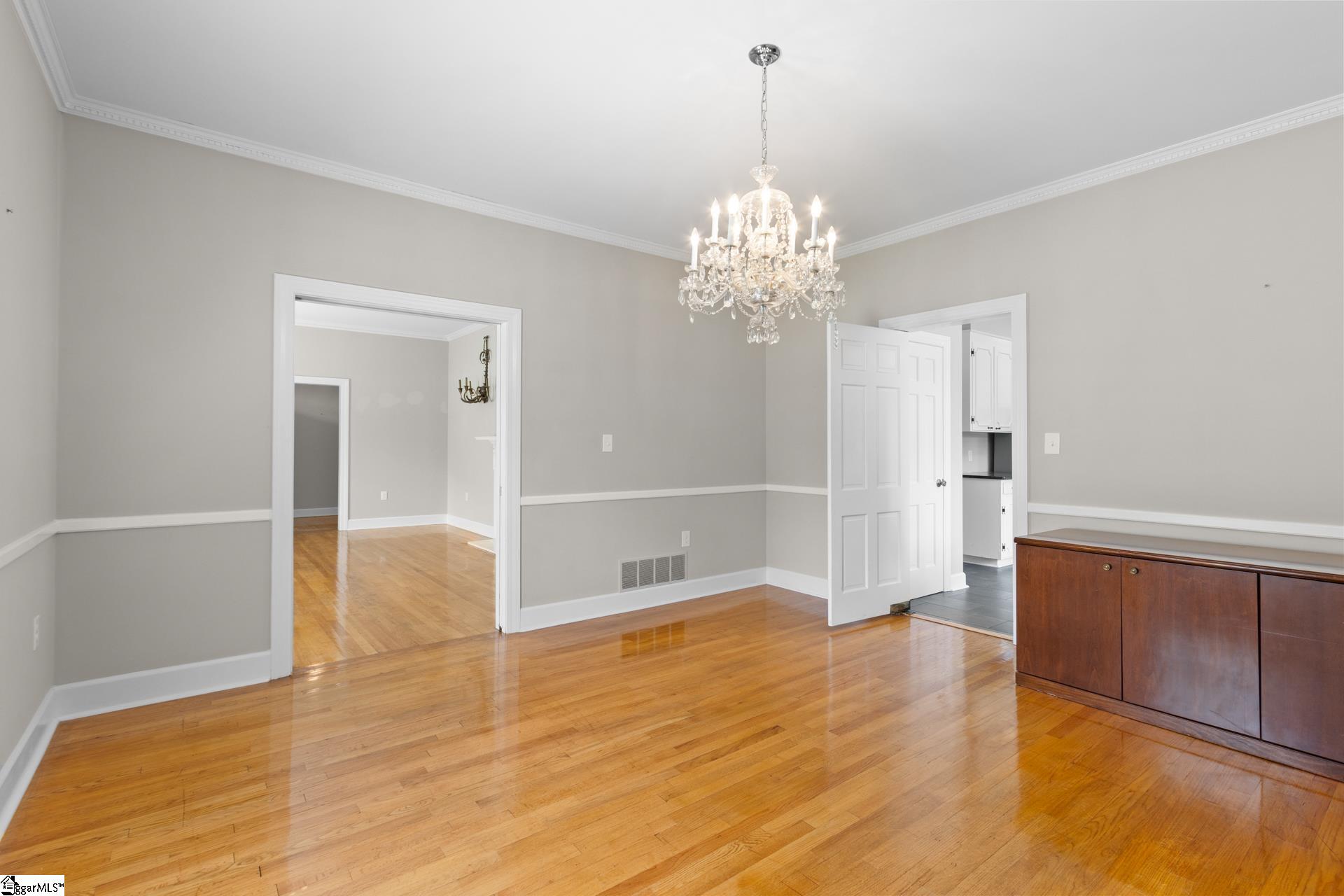 307 S Broad Street Property Photo 7