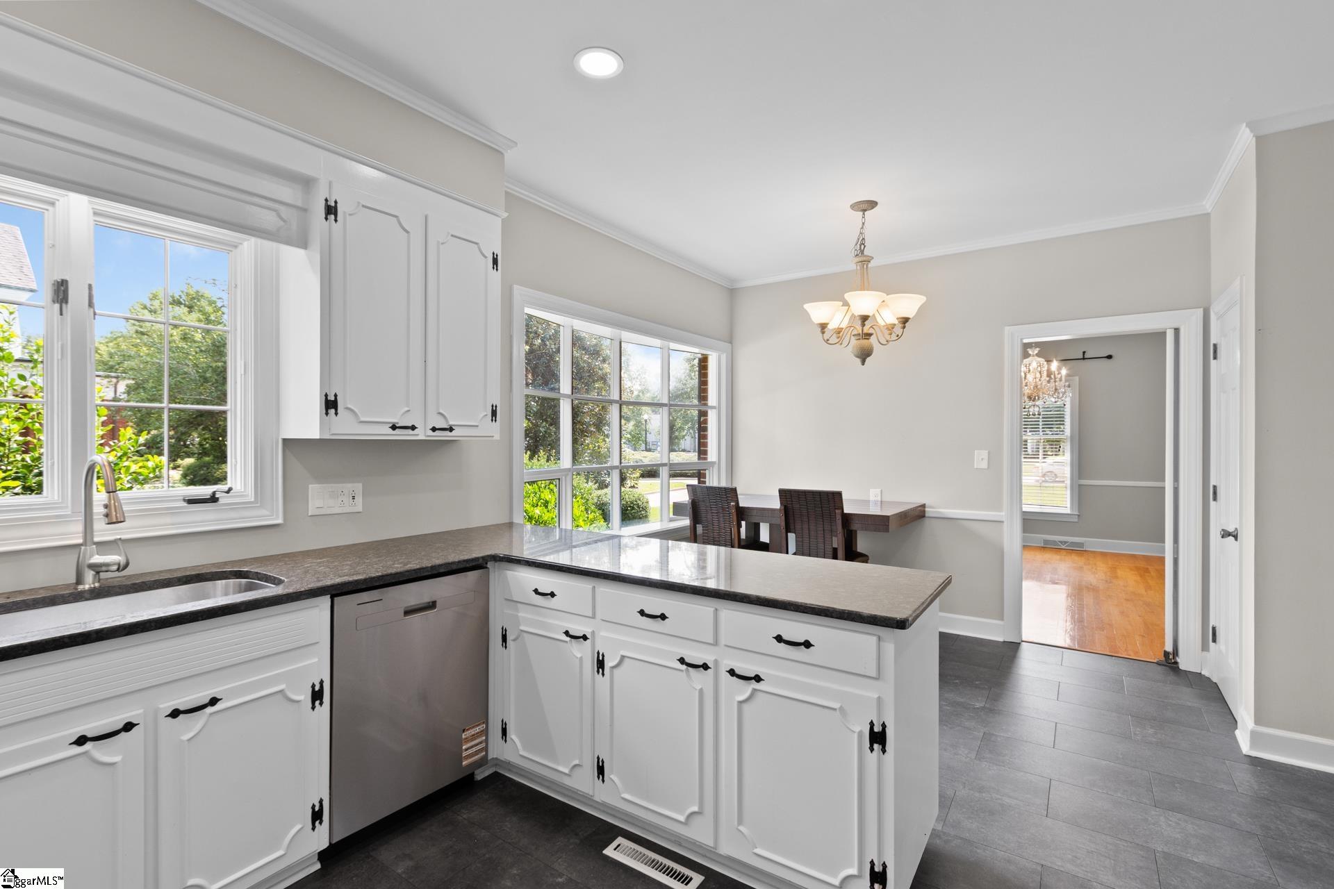 307 S Broad Street Property Photo 10