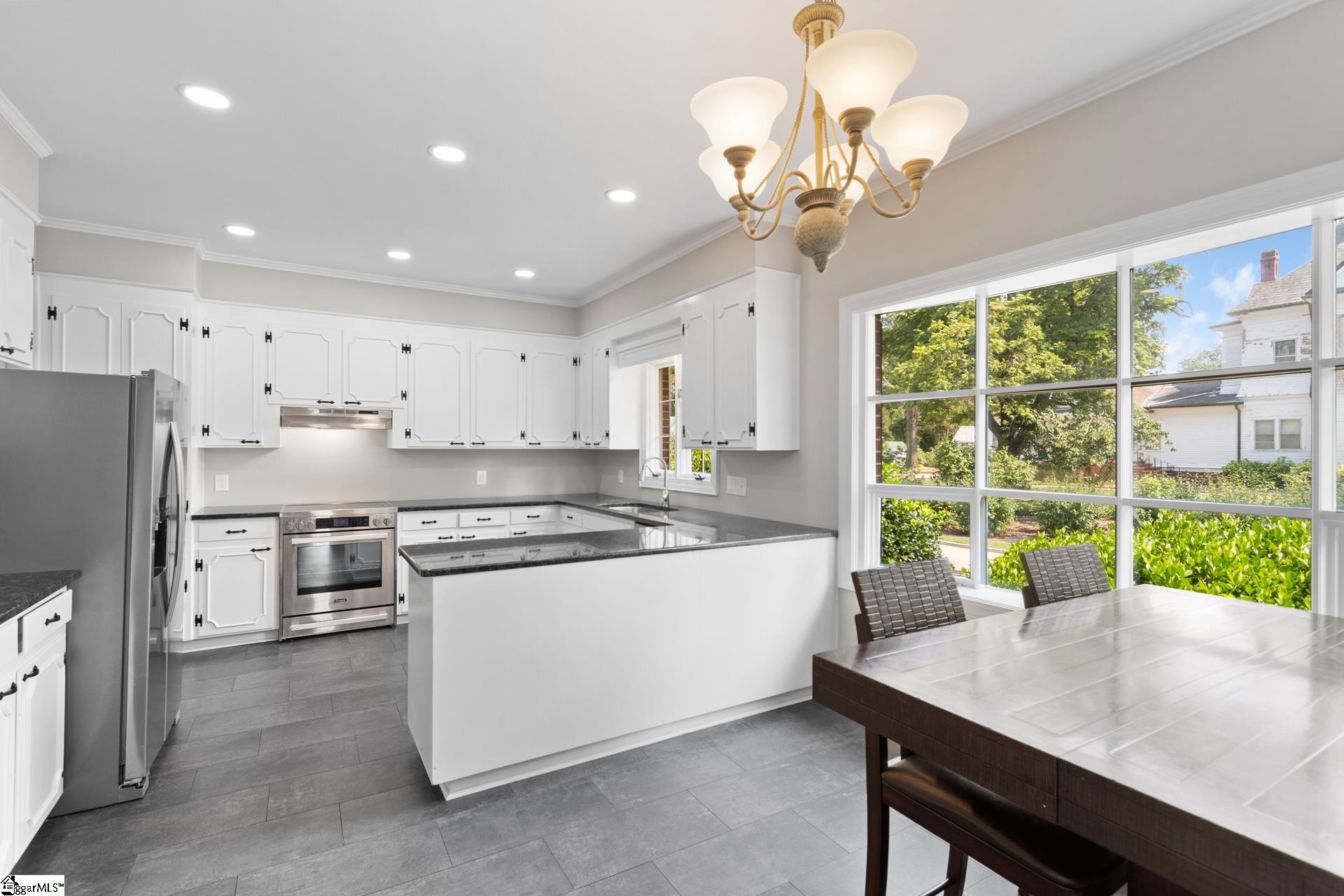 307 S Broad Street Property Photo 14