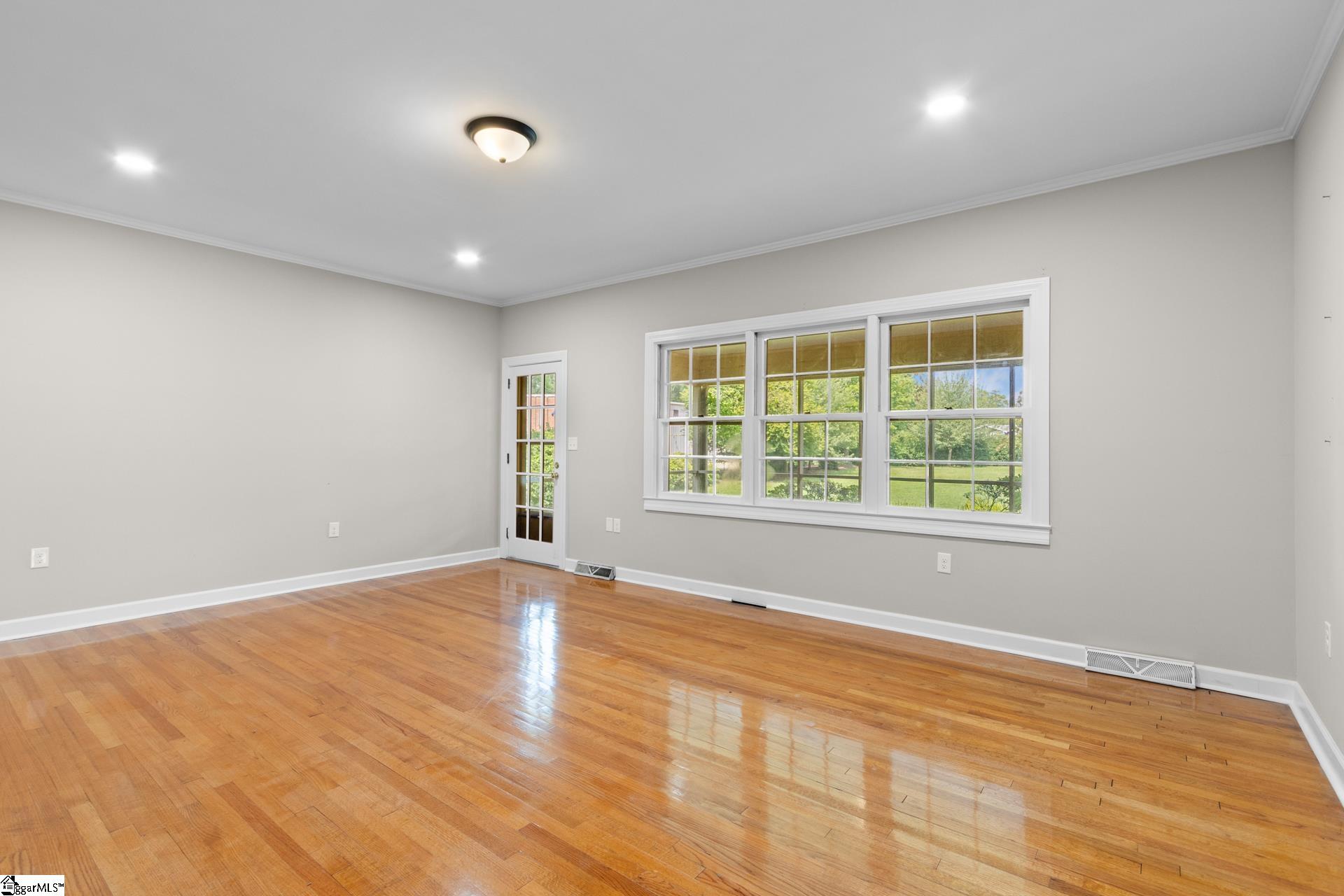 307 S Broad Street Property Photo 17