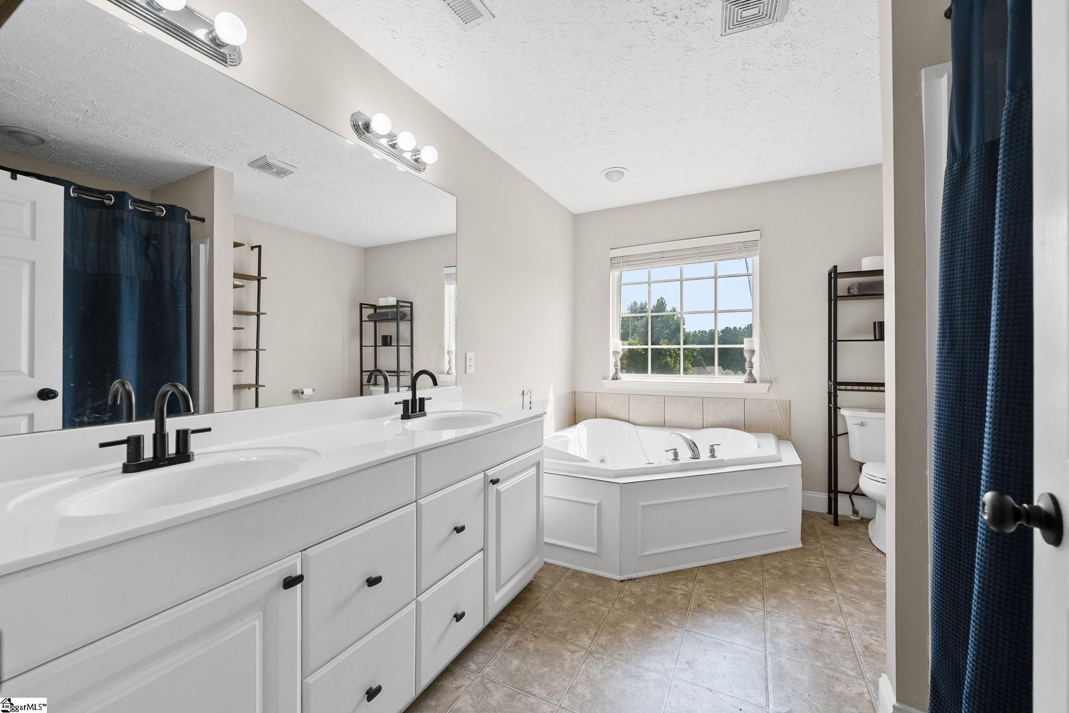 258 Gibbs Road Property Photo 25