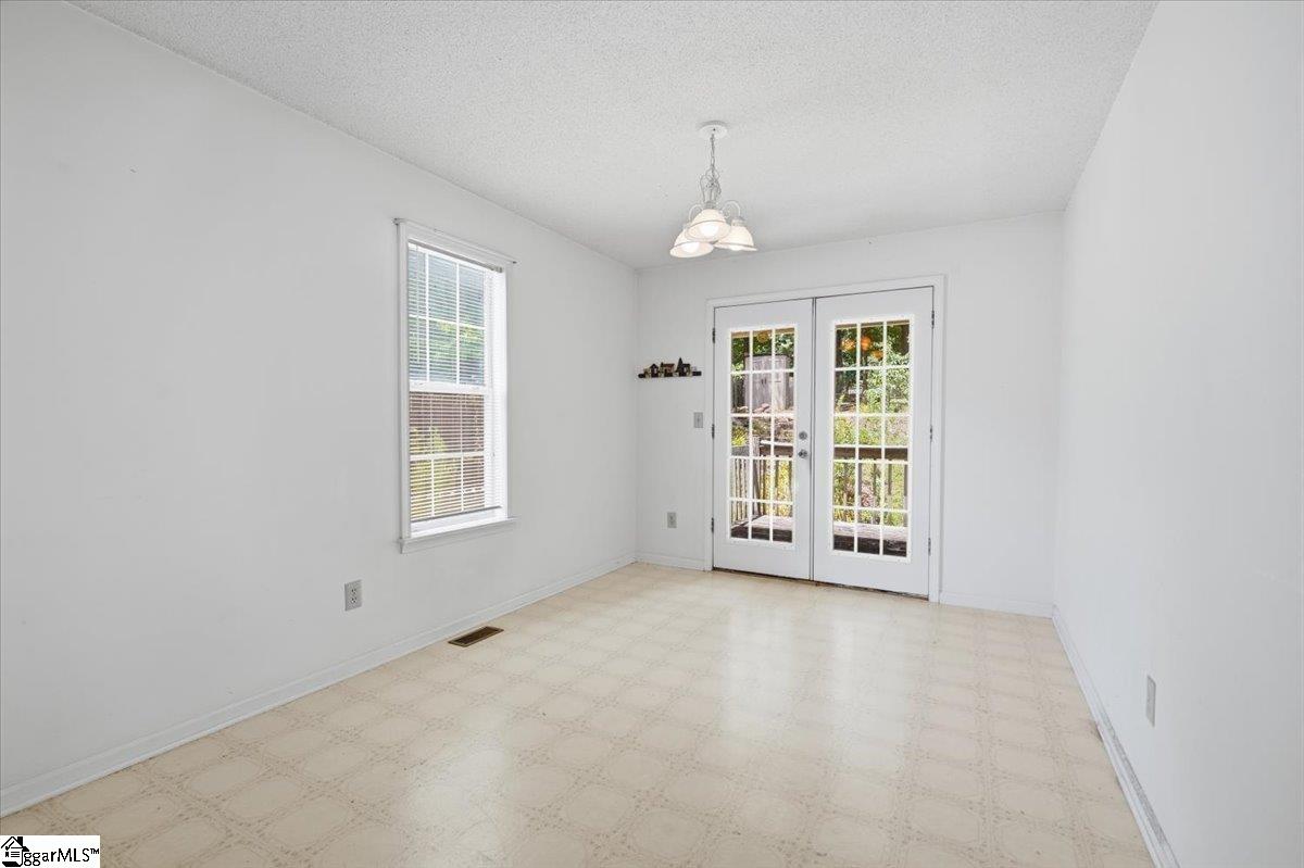1024 Summit Drive Property Photo 6