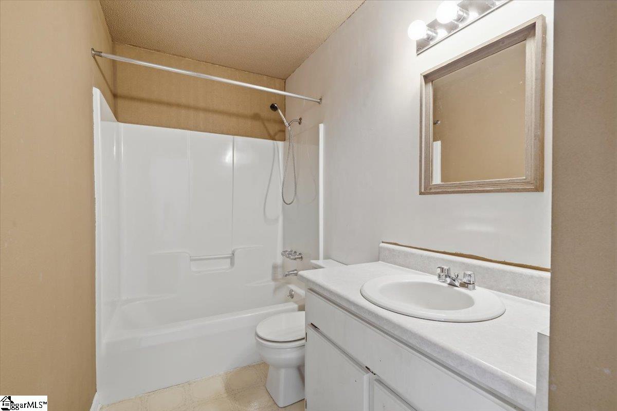 1024 Summit Drive Property Photo 17