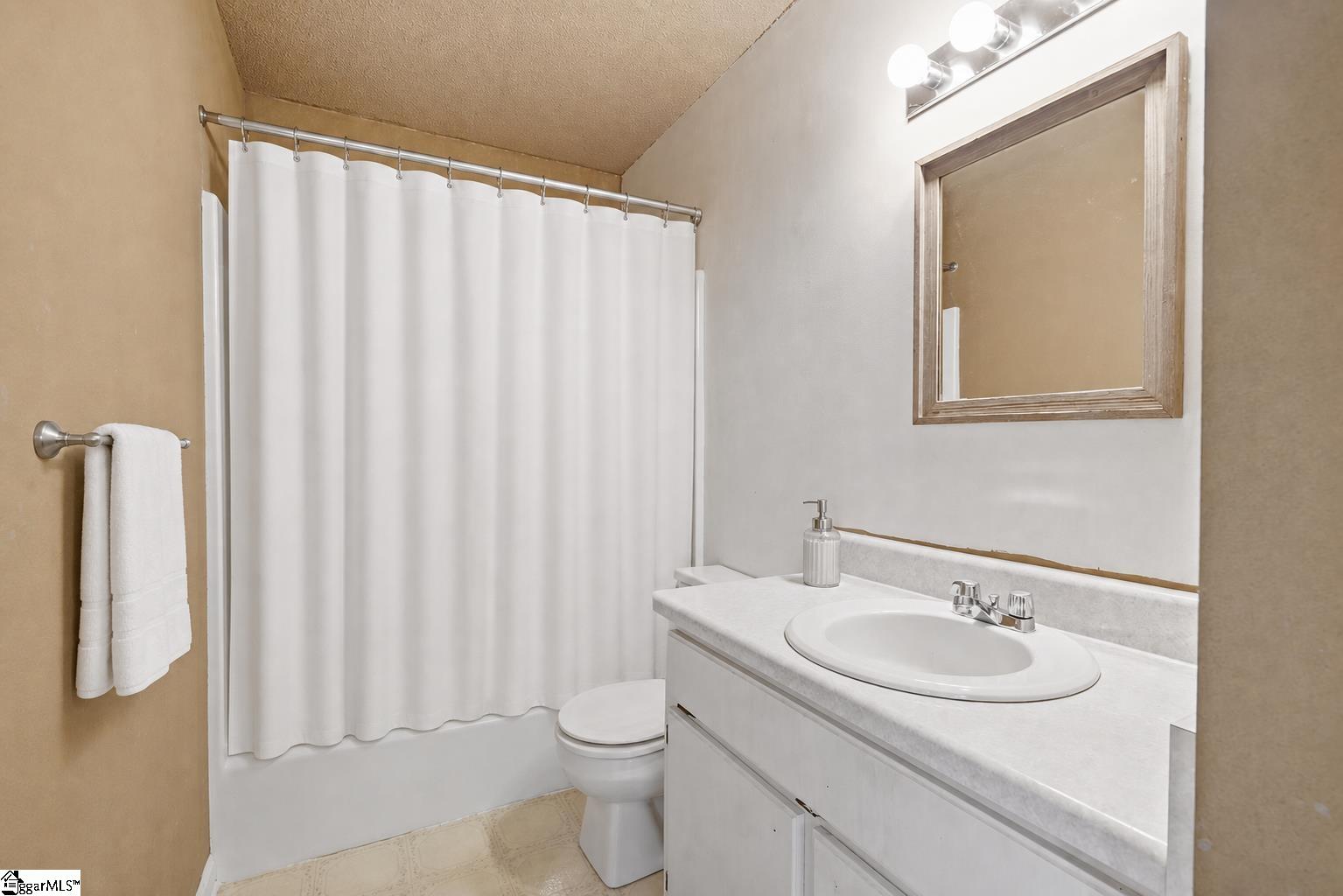 1024 Summit Drive Property Photo 18