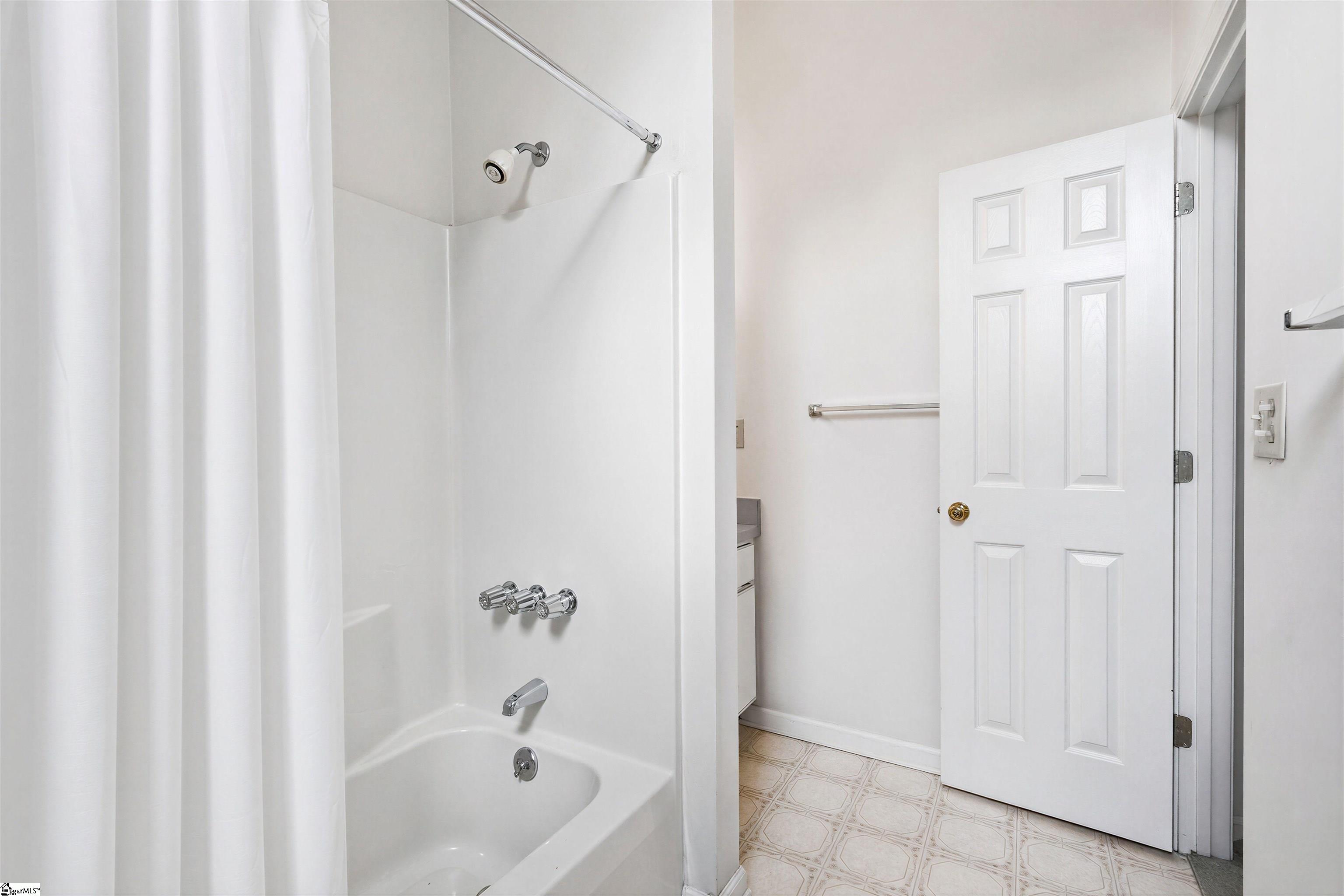 1024 Summit Drive Property Photo 28