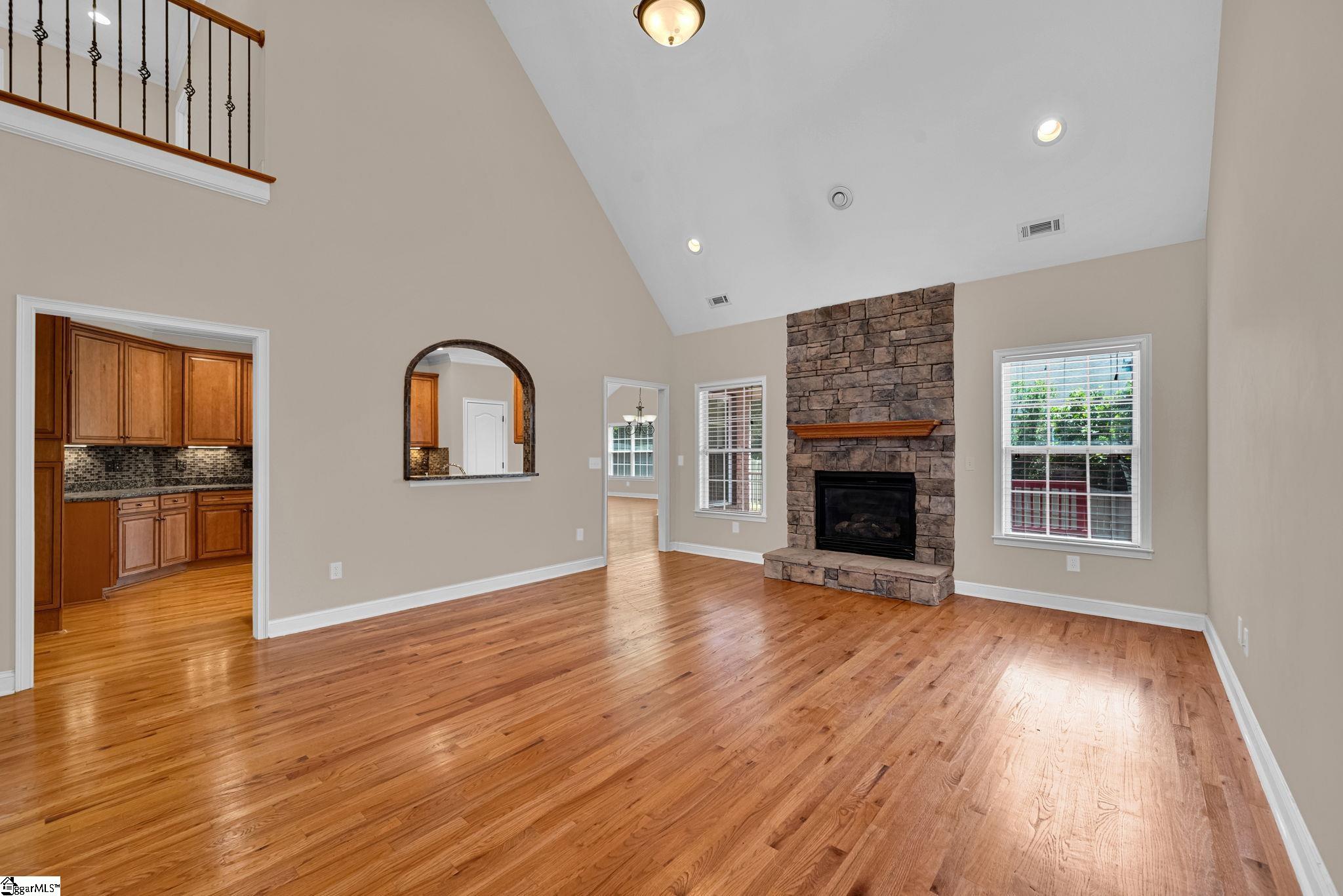 115 Gladstone Way Property Photo 6
