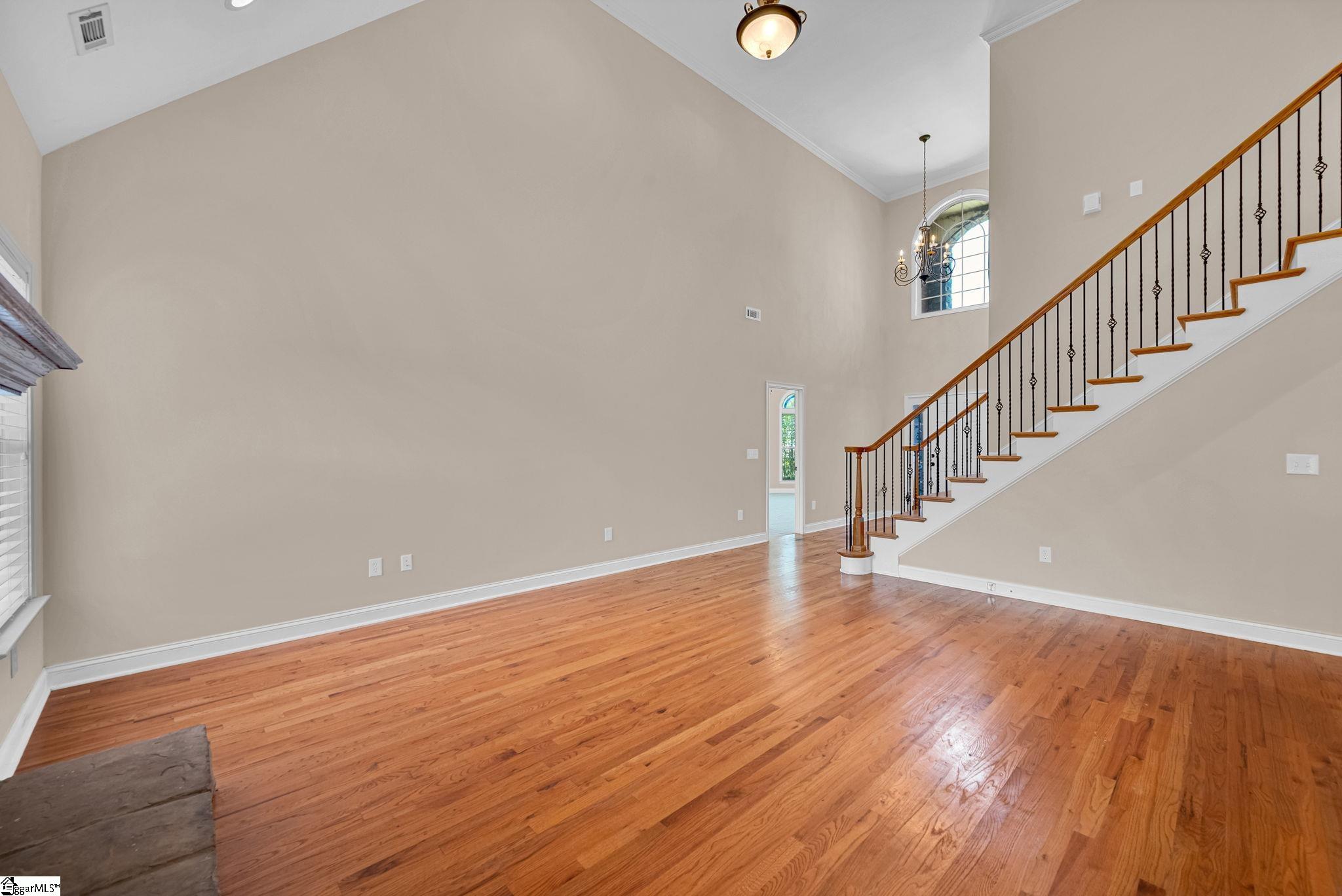 115 Gladstone Way Property Photo 7