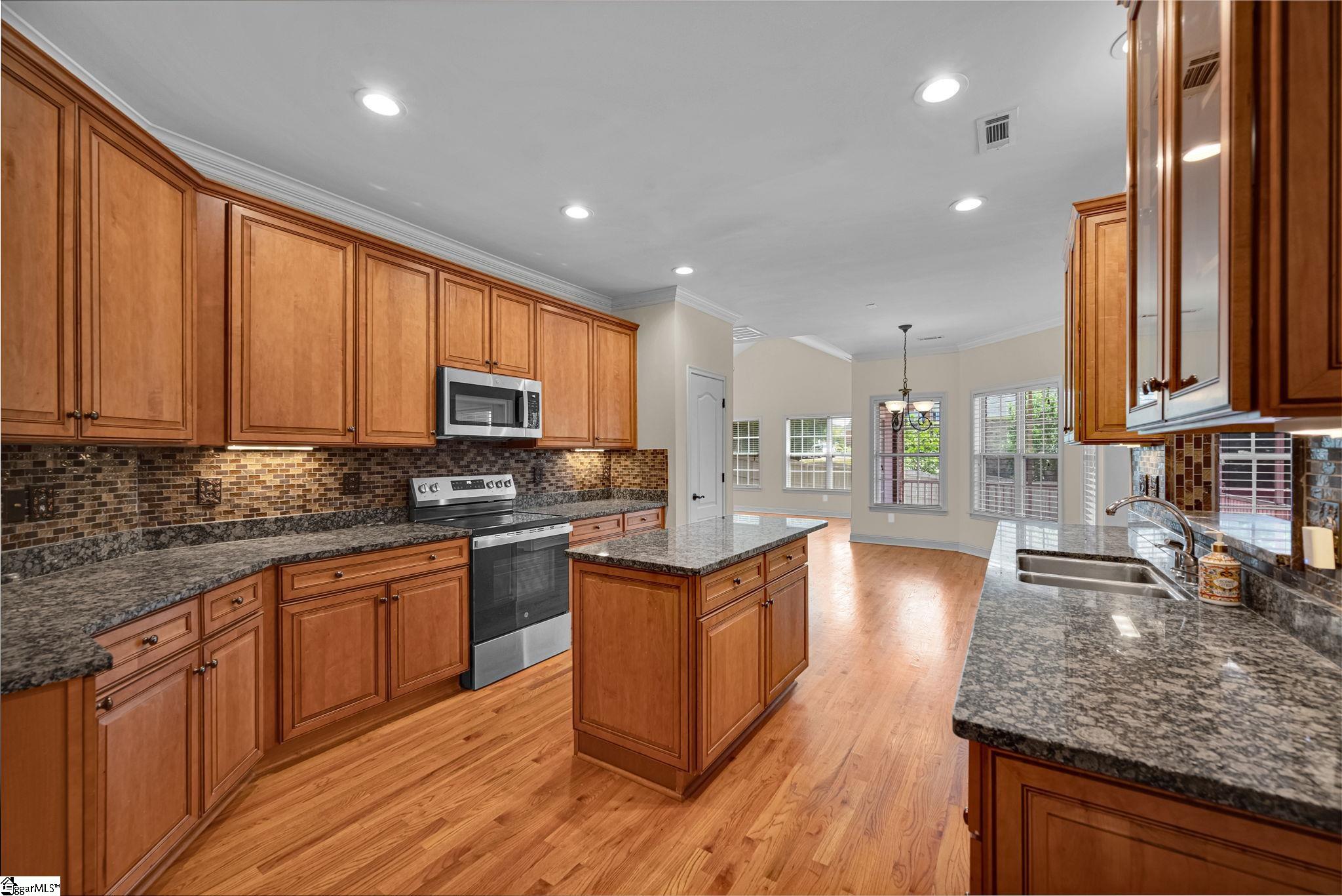 115 Gladstone Way Property Photo 13