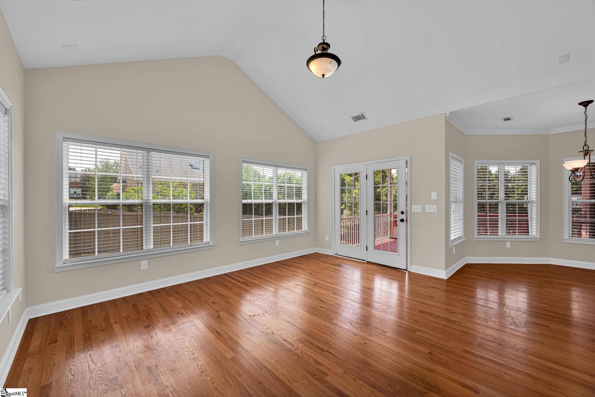 115 Gladstone Way Property Photo 20