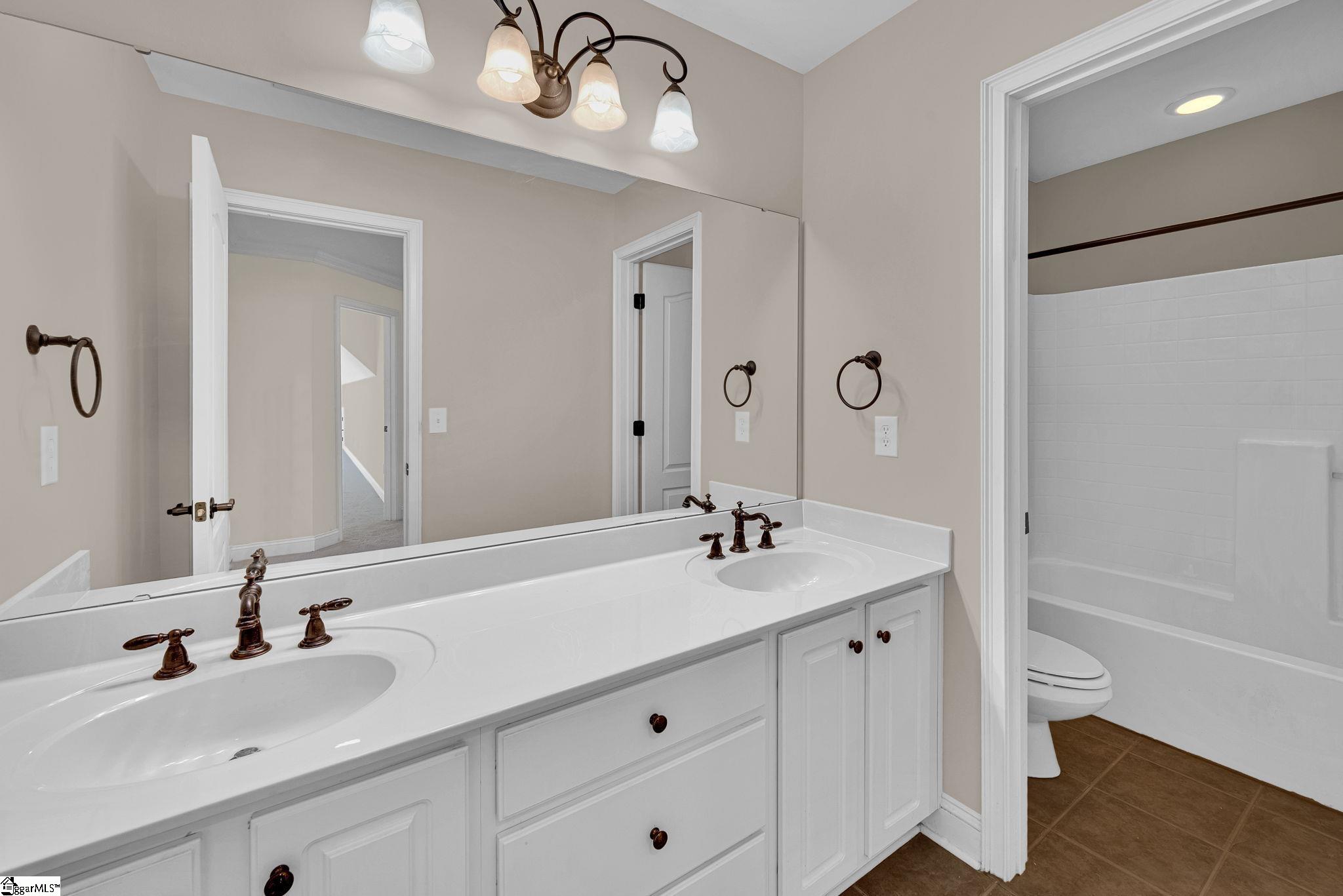 115 Gladstone Way Property Photo 34