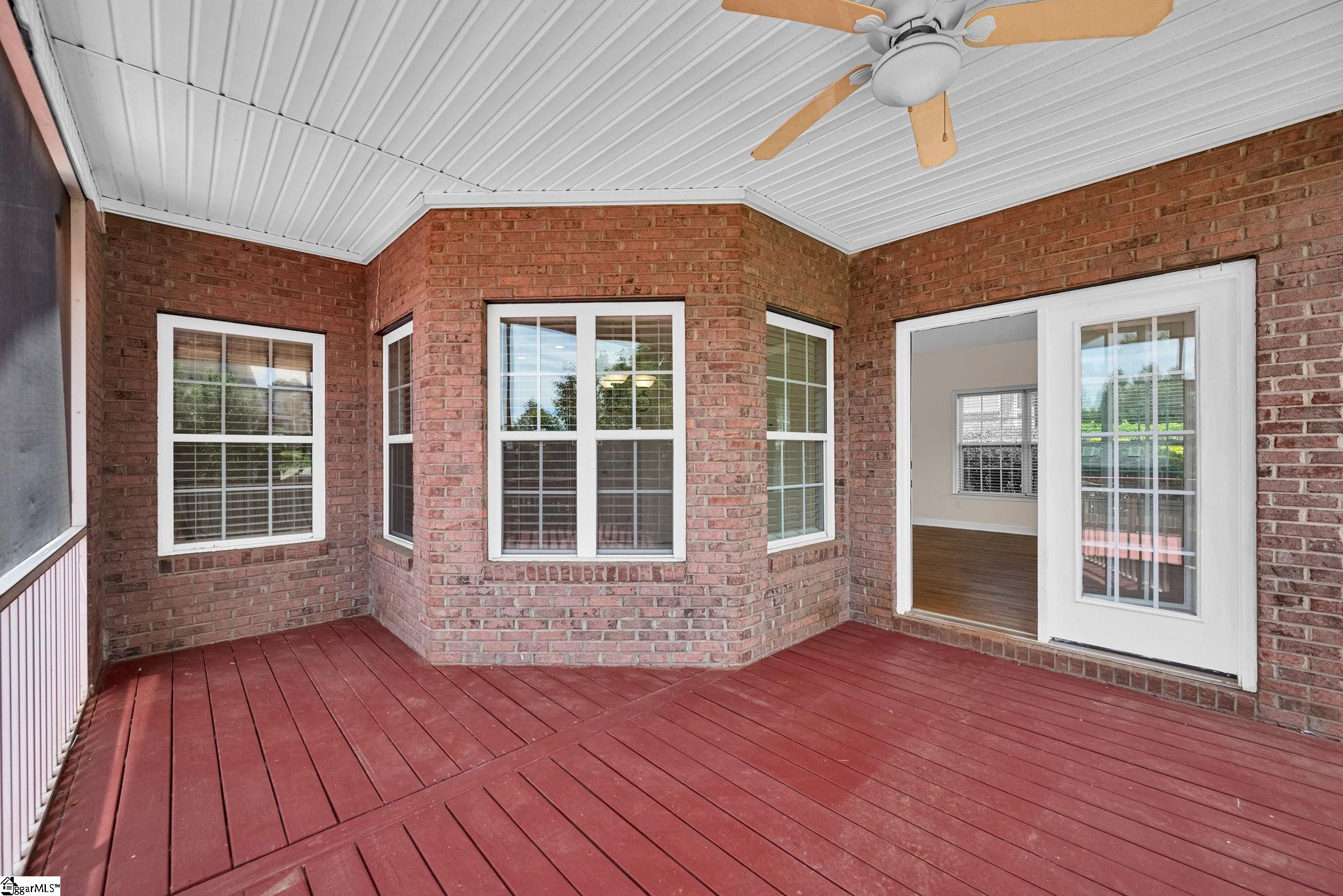 115 Gladstone Way Property Photo 39