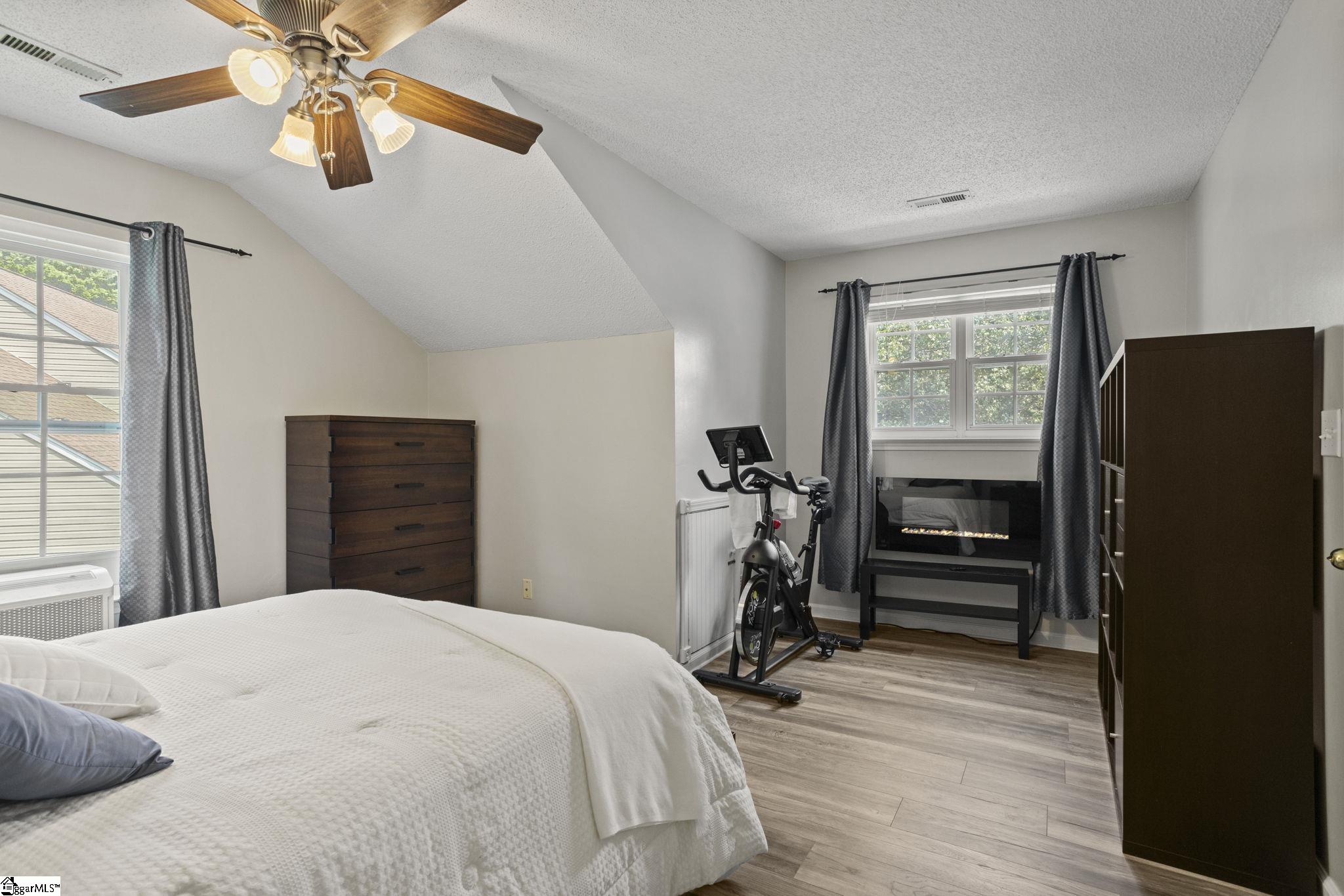 103 Raleigh Court Property Photo 25