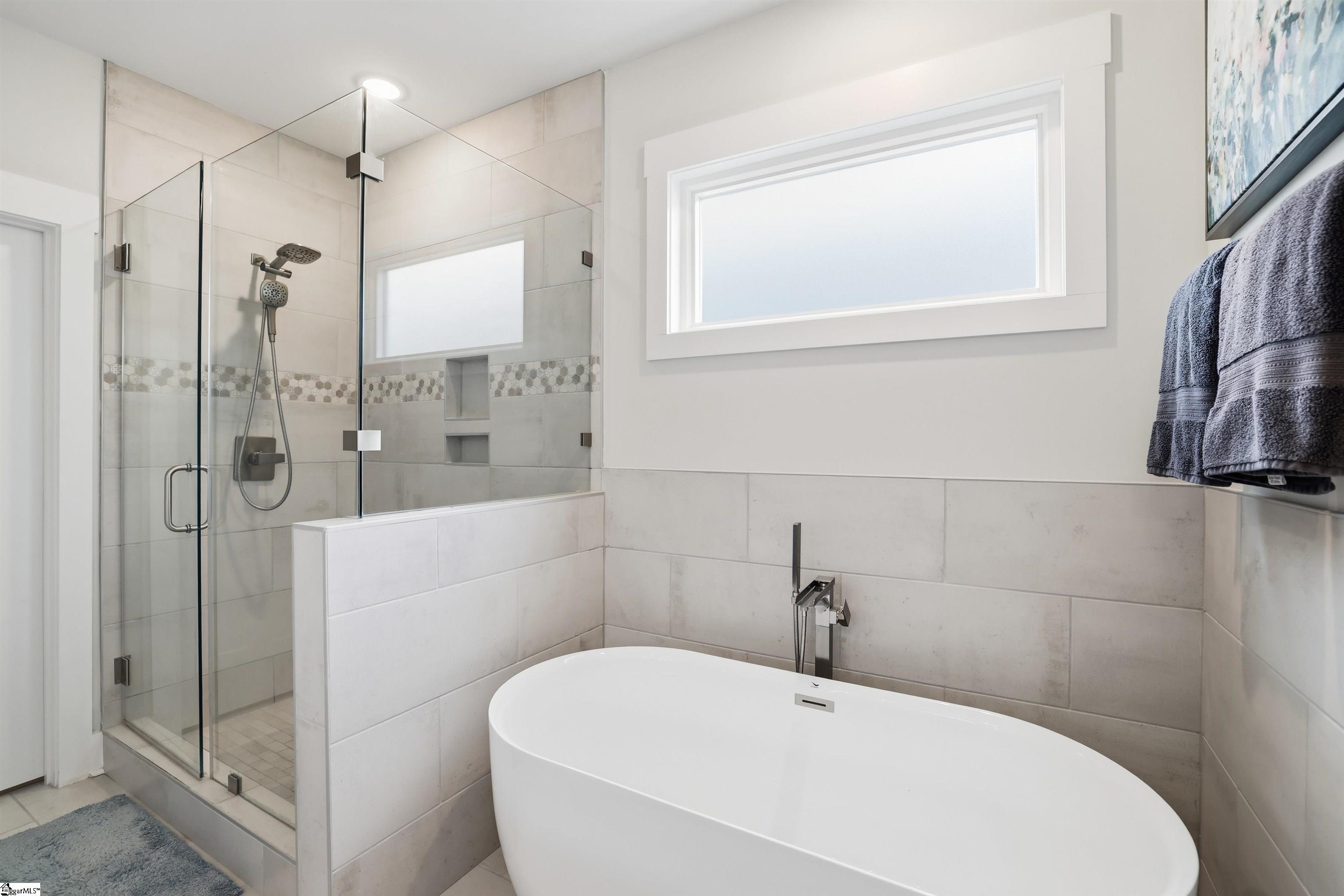 528 Coolwater Drive Property Photo 24