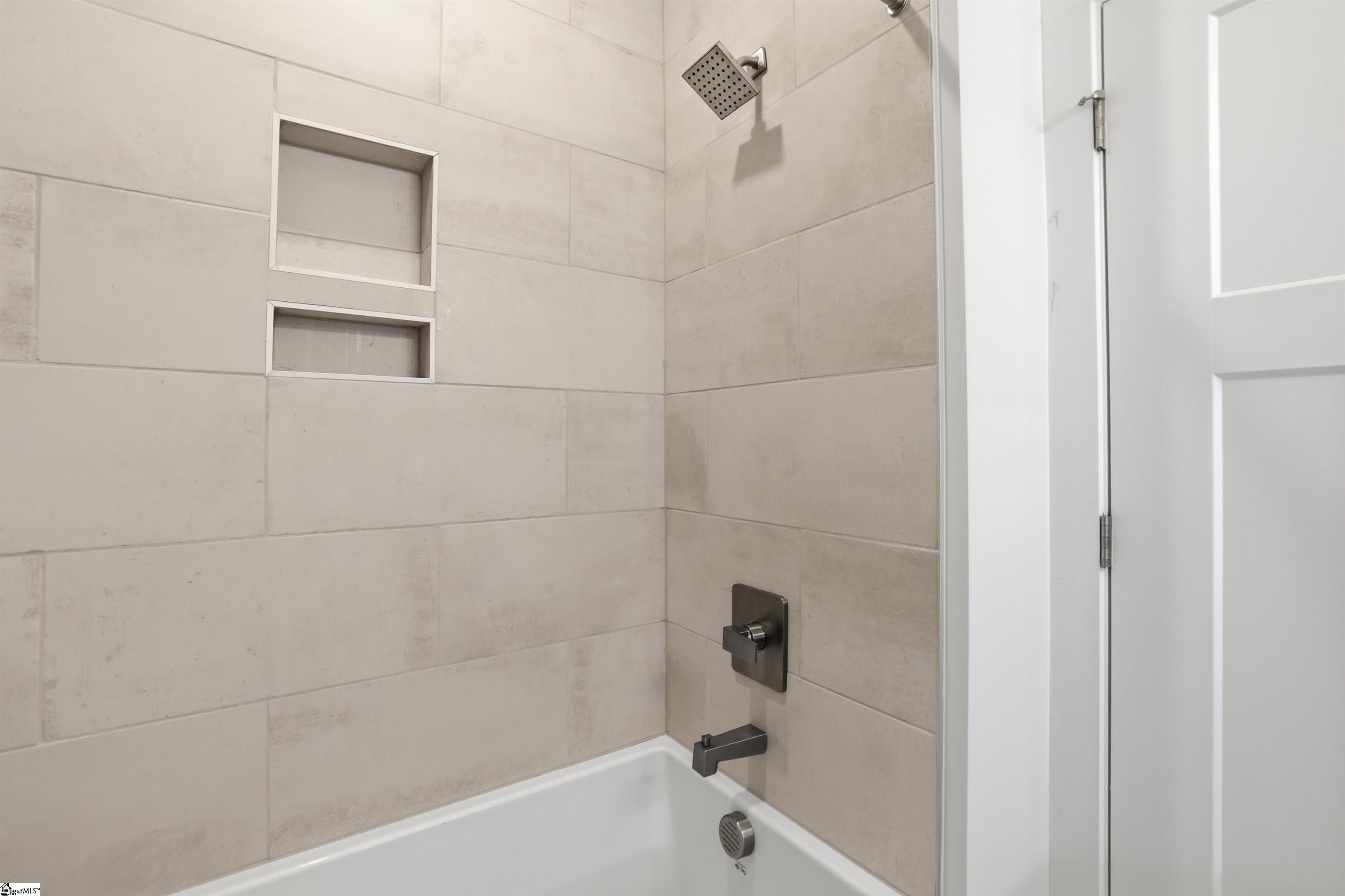 528 Coolwater Drive Property Photo 28