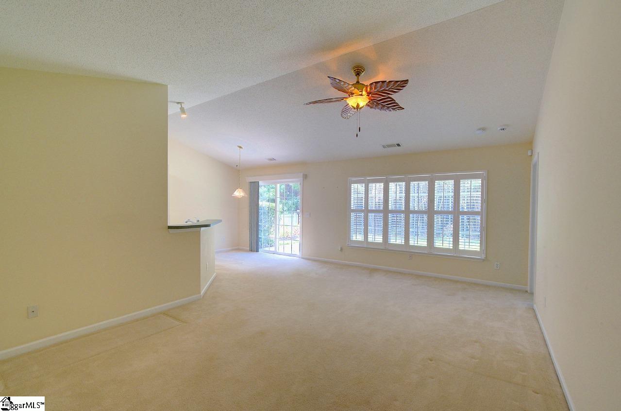 313 Highgate Circle Property Photo 5