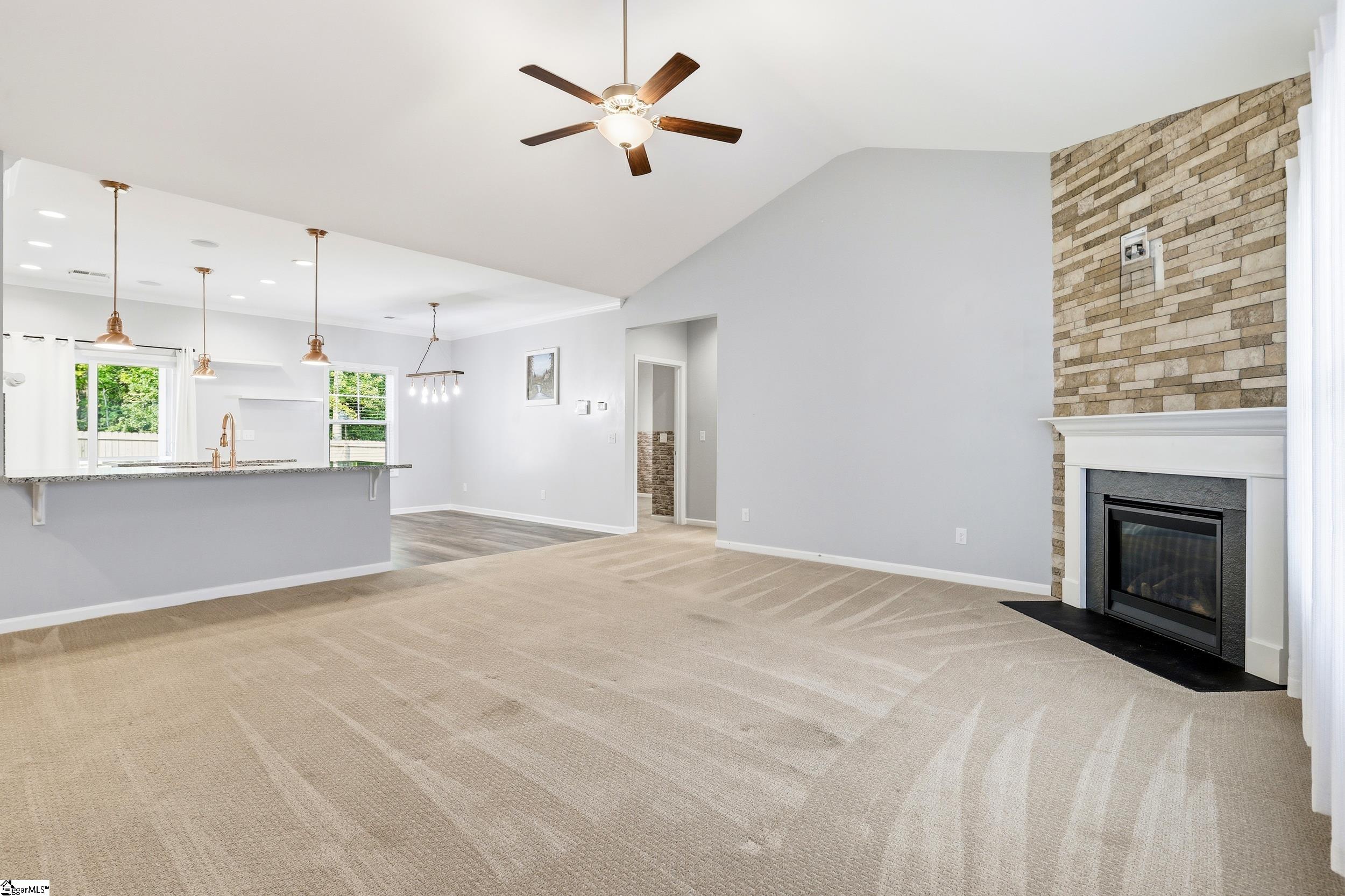 300 Icebow Road Property Photo 6