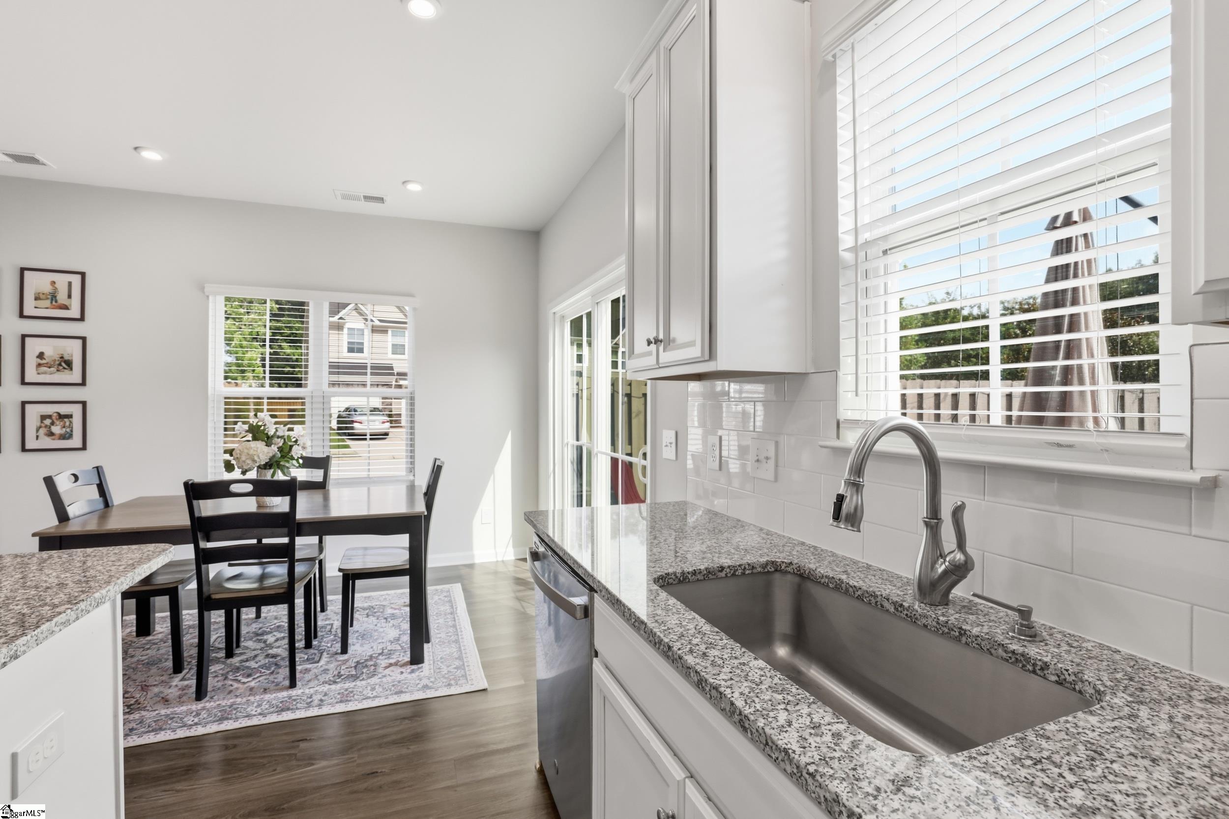 101 Roundtree Drive Property Photo 8