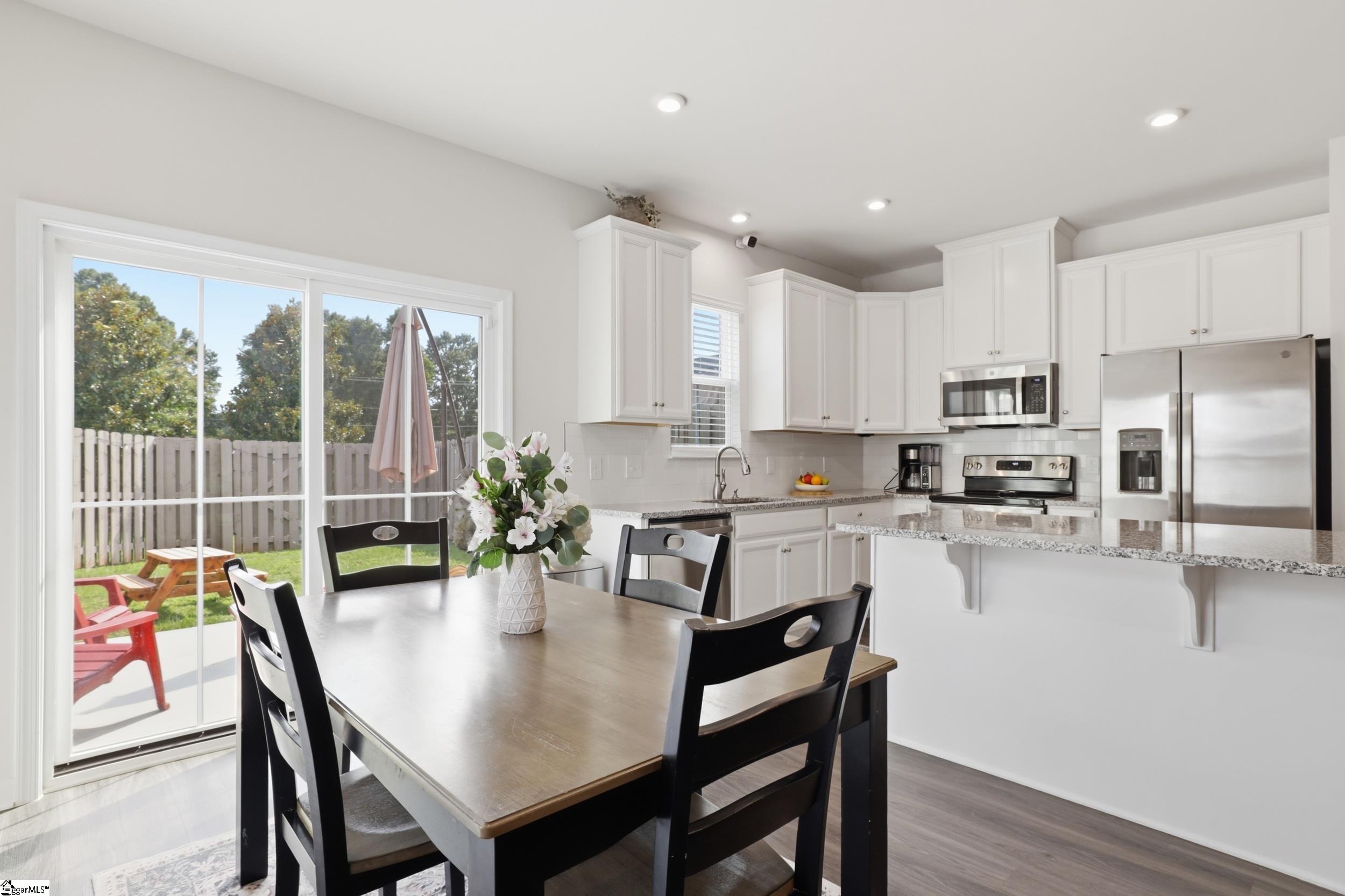 101 Roundtree Drive Property Photo 11