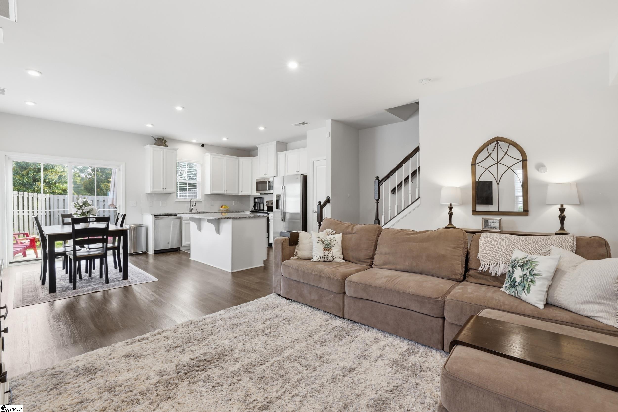 101 Roundtree Drive Property Photo 12
