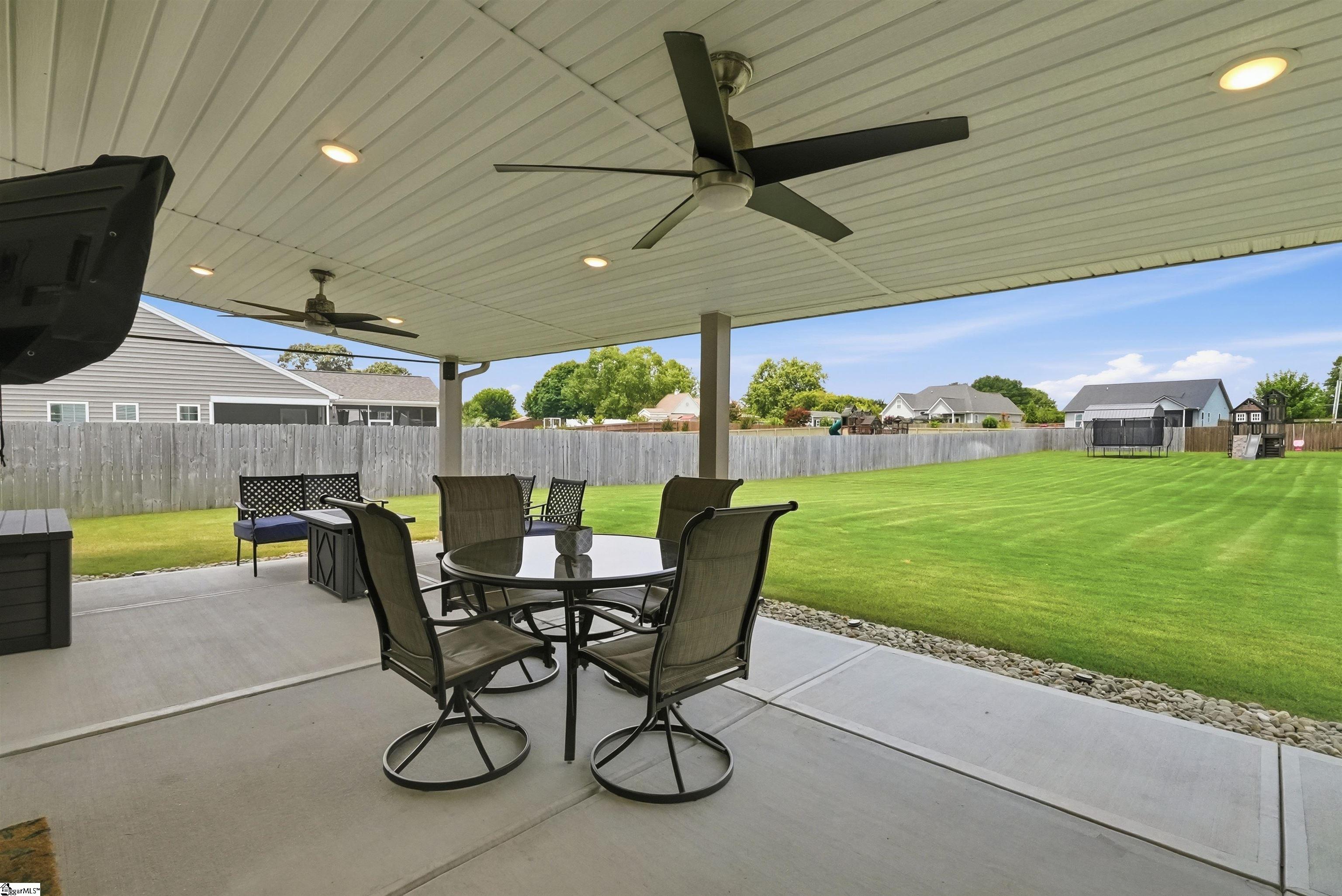 812 Barnum Court Property Photo 44