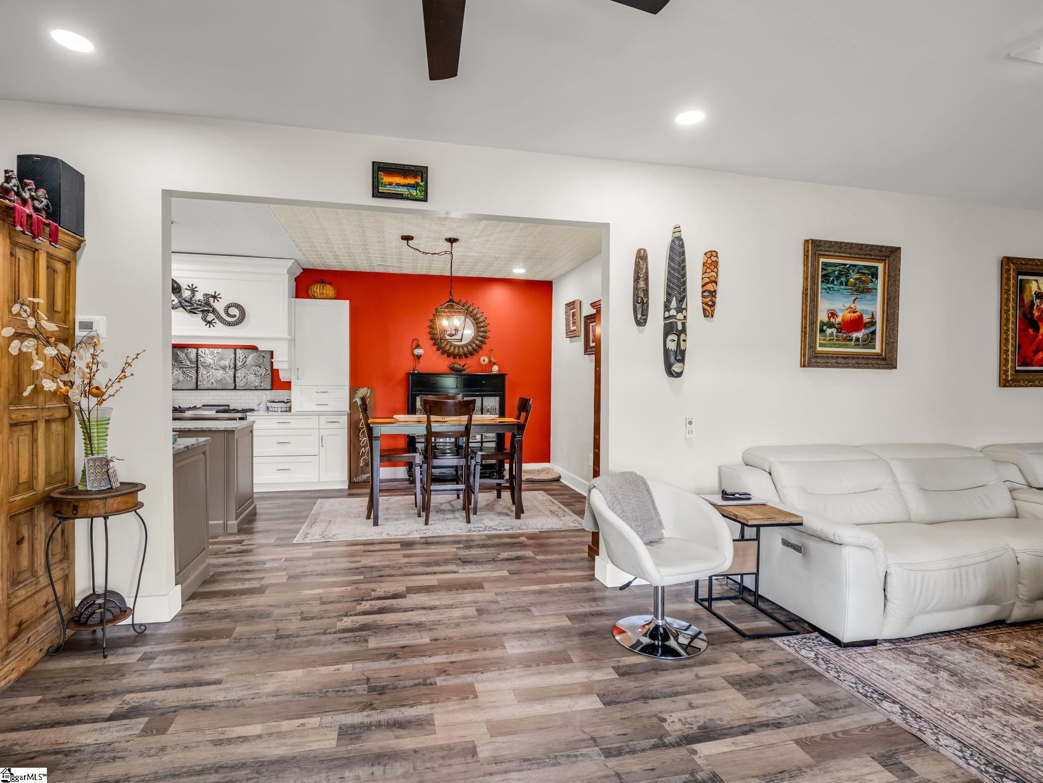 605 Hollis Road Property Photo 4
