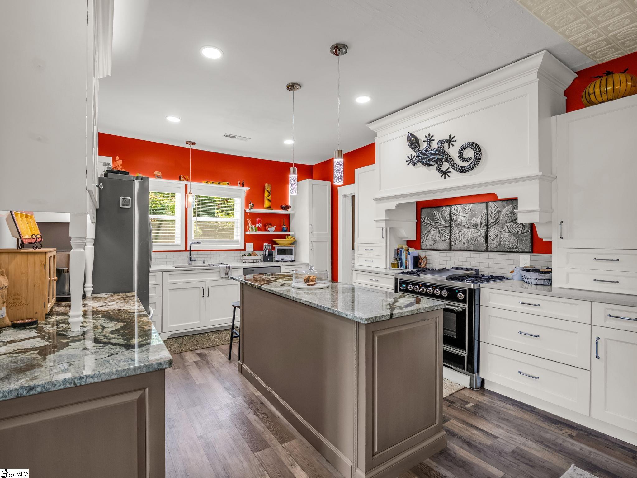 605 Hollis Road Property Photo 10