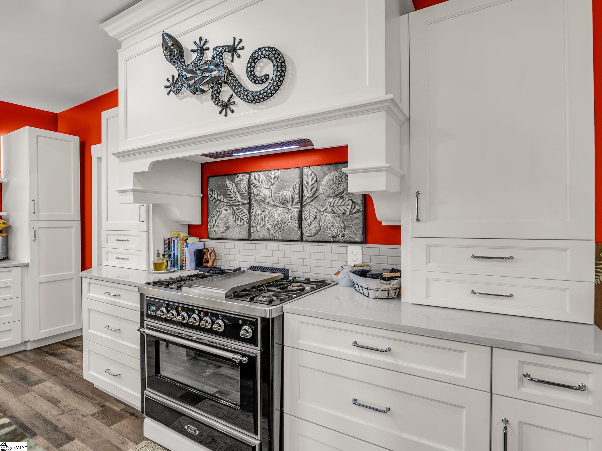 605 Hollis Road Property Photo 11