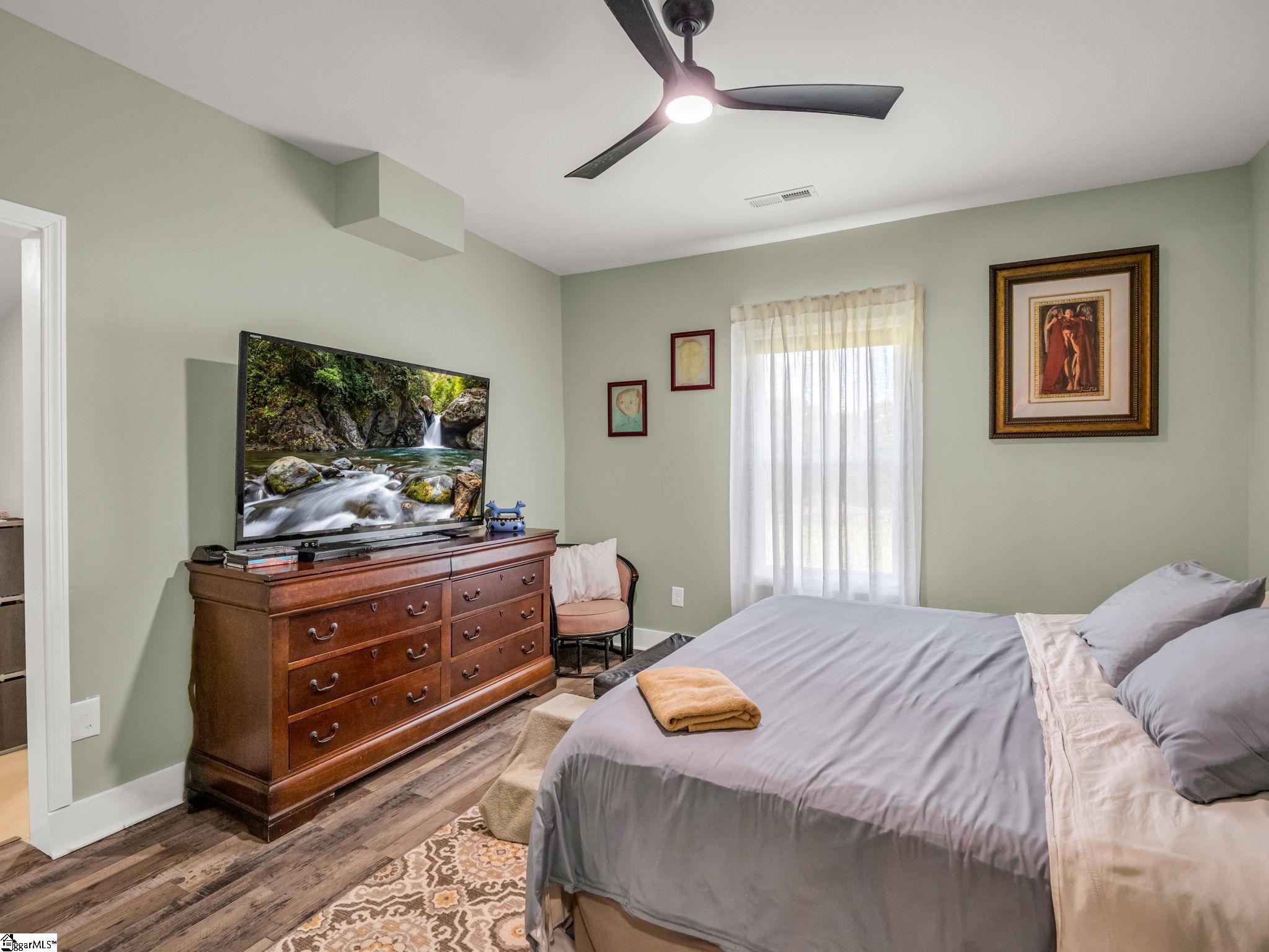 605 Hollis Road Property Photo 18