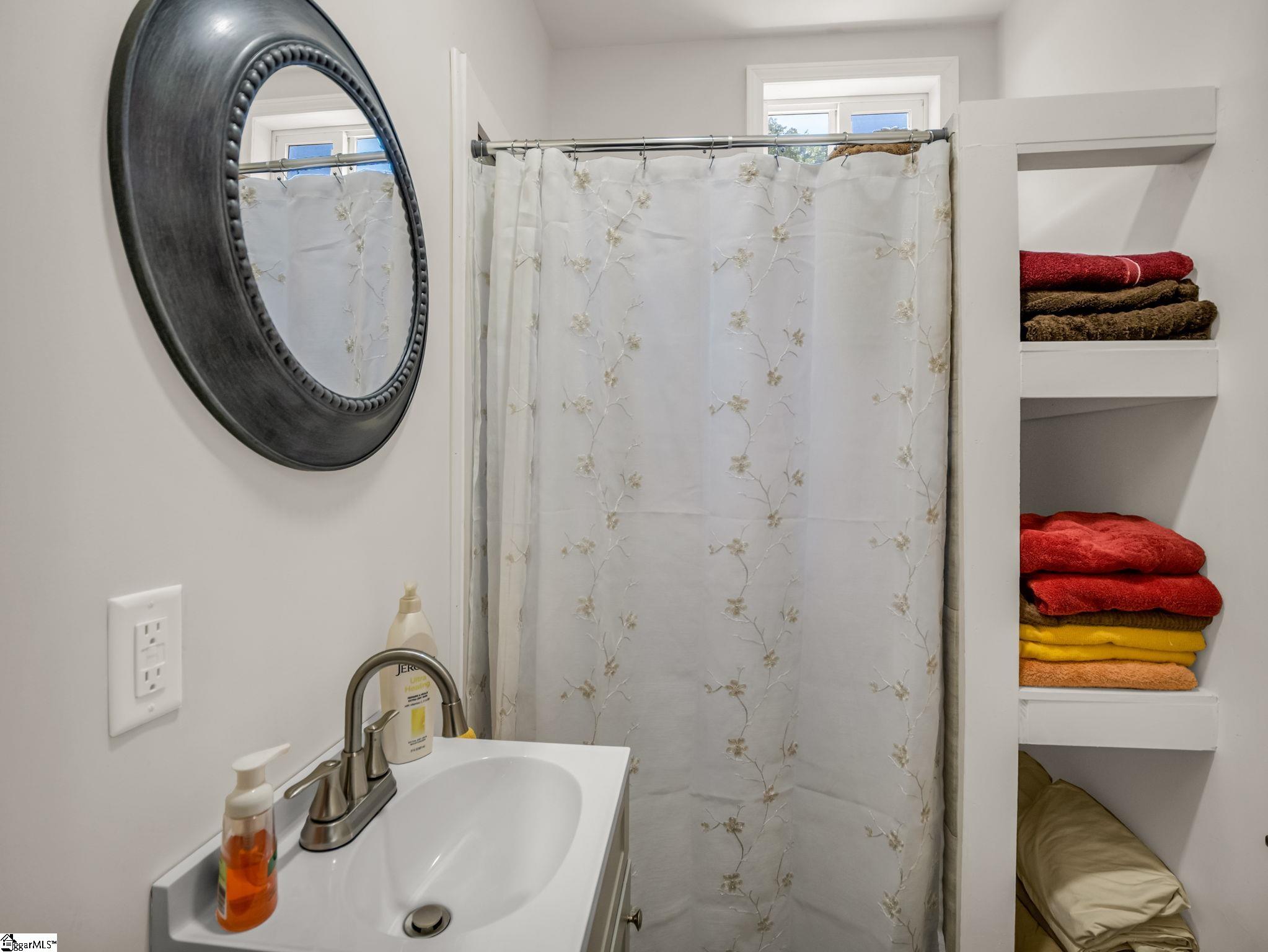 605 Hollis Road Property Photo 26
