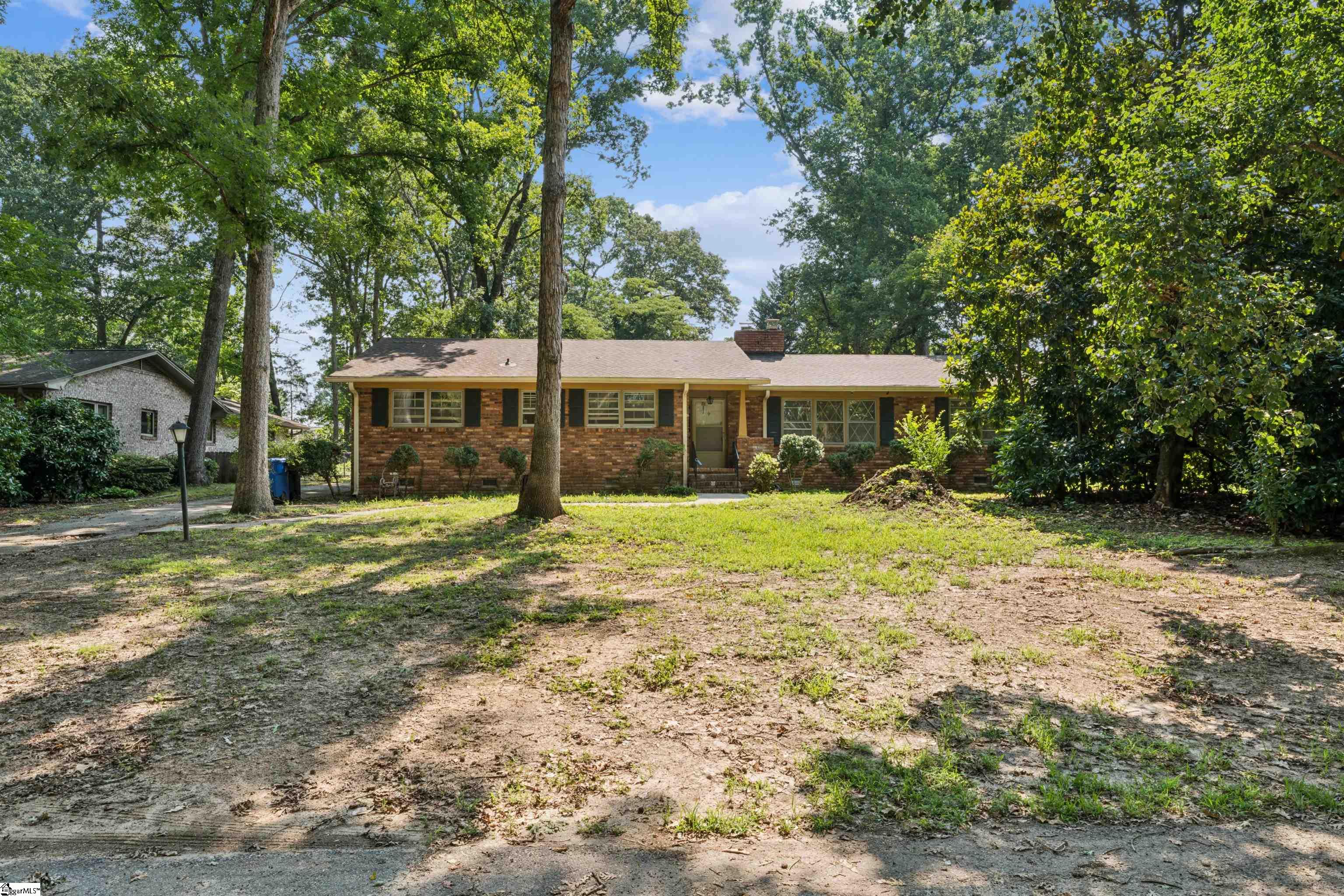 213 Dellrose Circle Property Photo 3