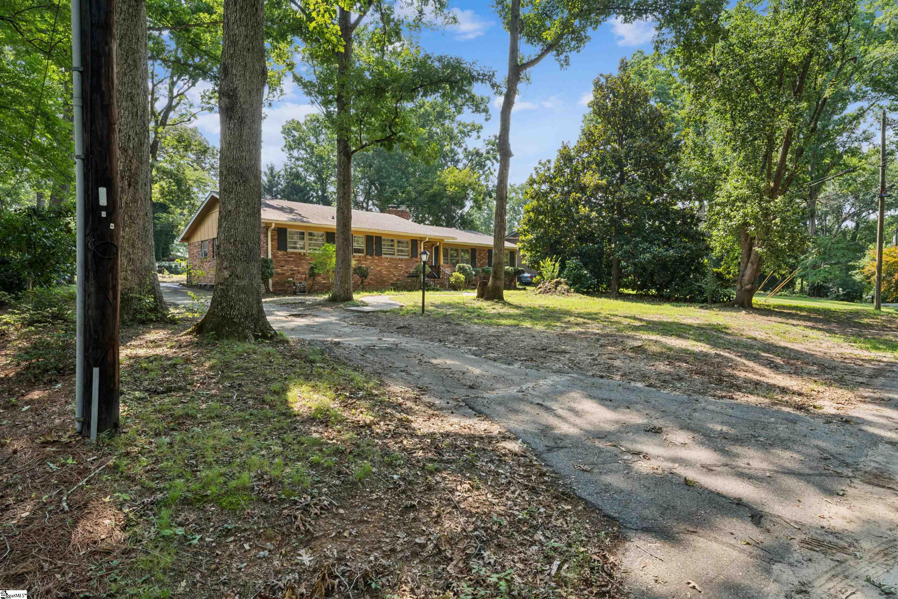 213 Dellrose Circle Property Photo 4