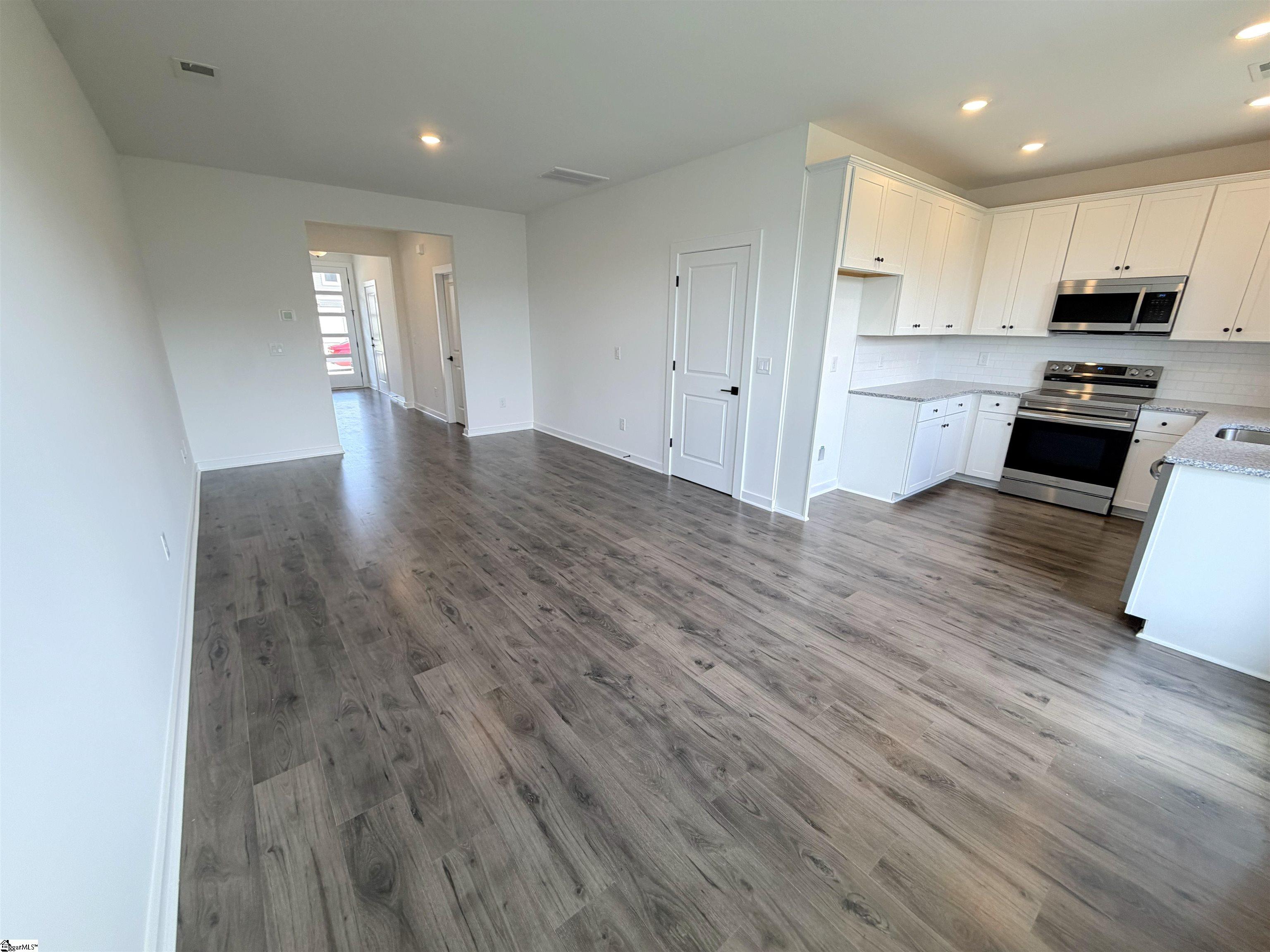 1279 Westgate Village Drive Property Photo 5