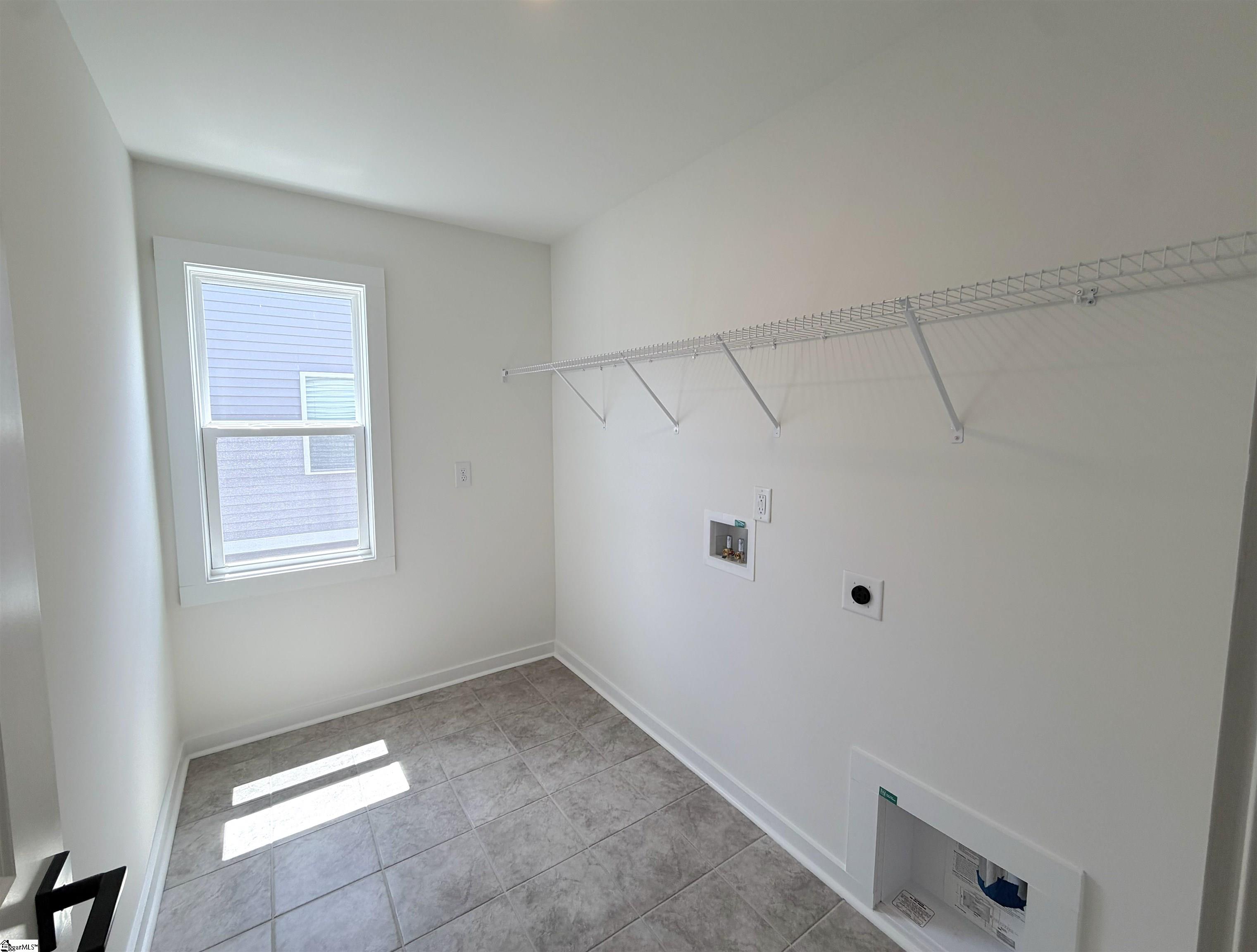 1279 Westgate Village Drive Property Photo 18